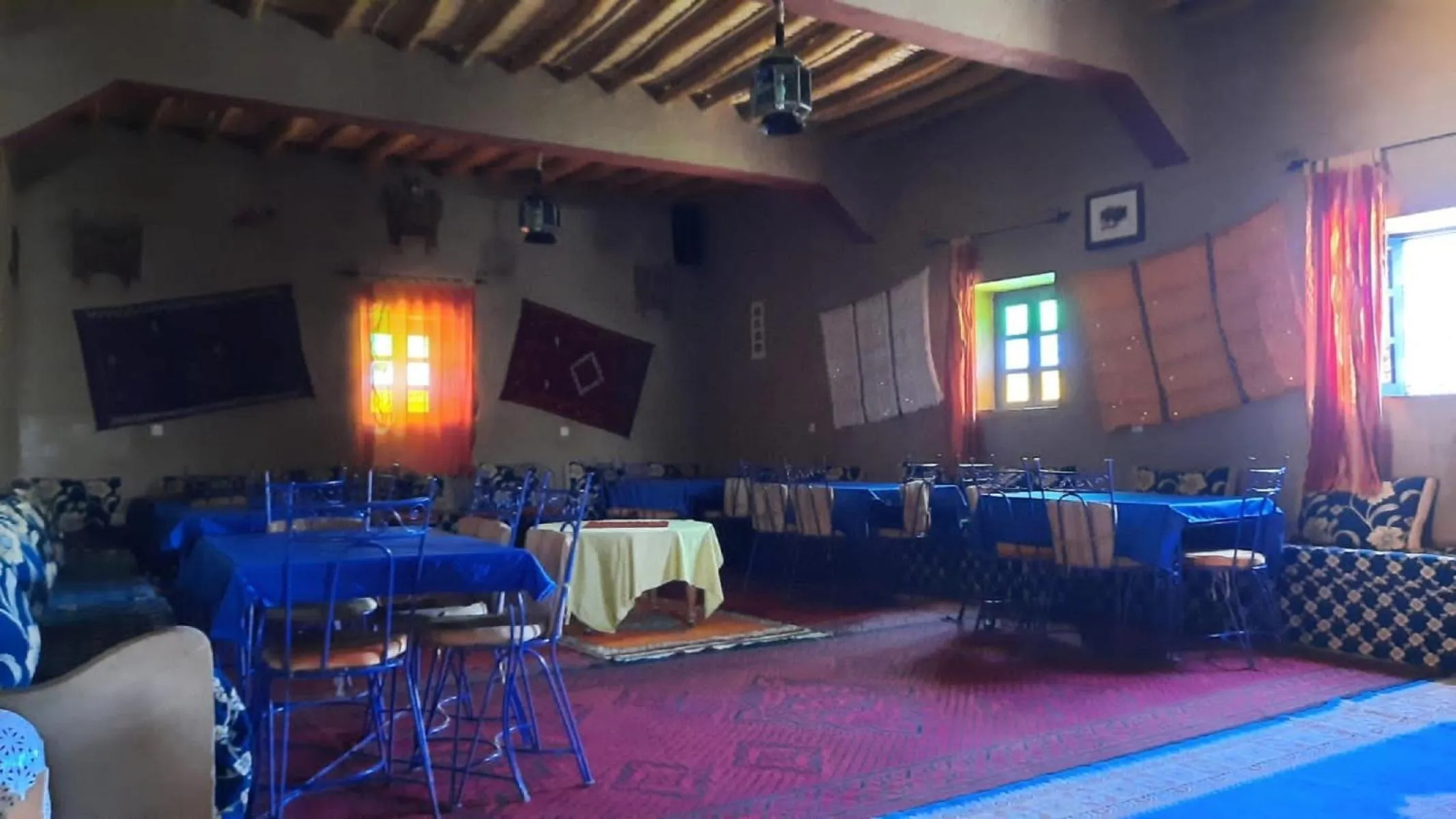 Restaurant/places to eat in Hôtel Riad Tadarte Familier