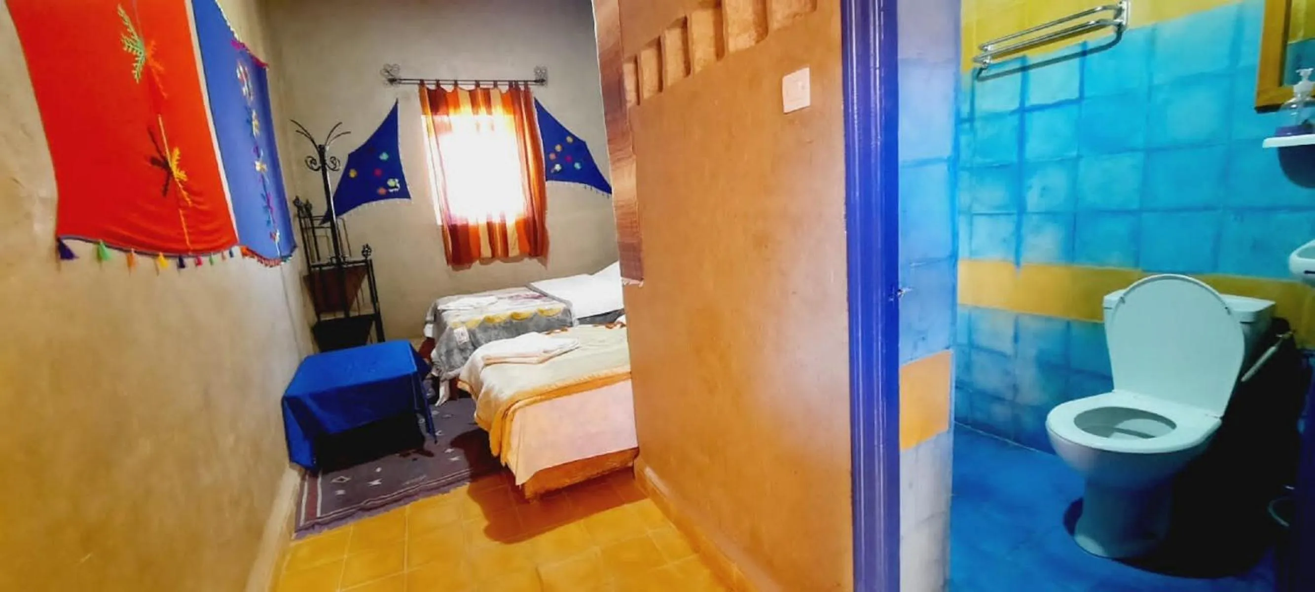 Shower, Bed in Hôtel Riad Tadarte Familier