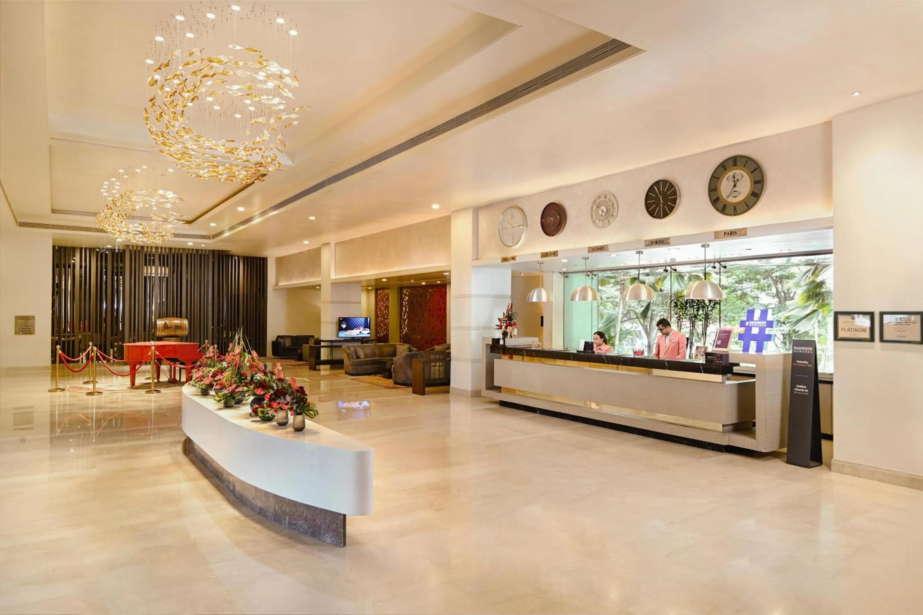 Lobby or reception in Radisson Blu Bengaluru Outer Ring Road