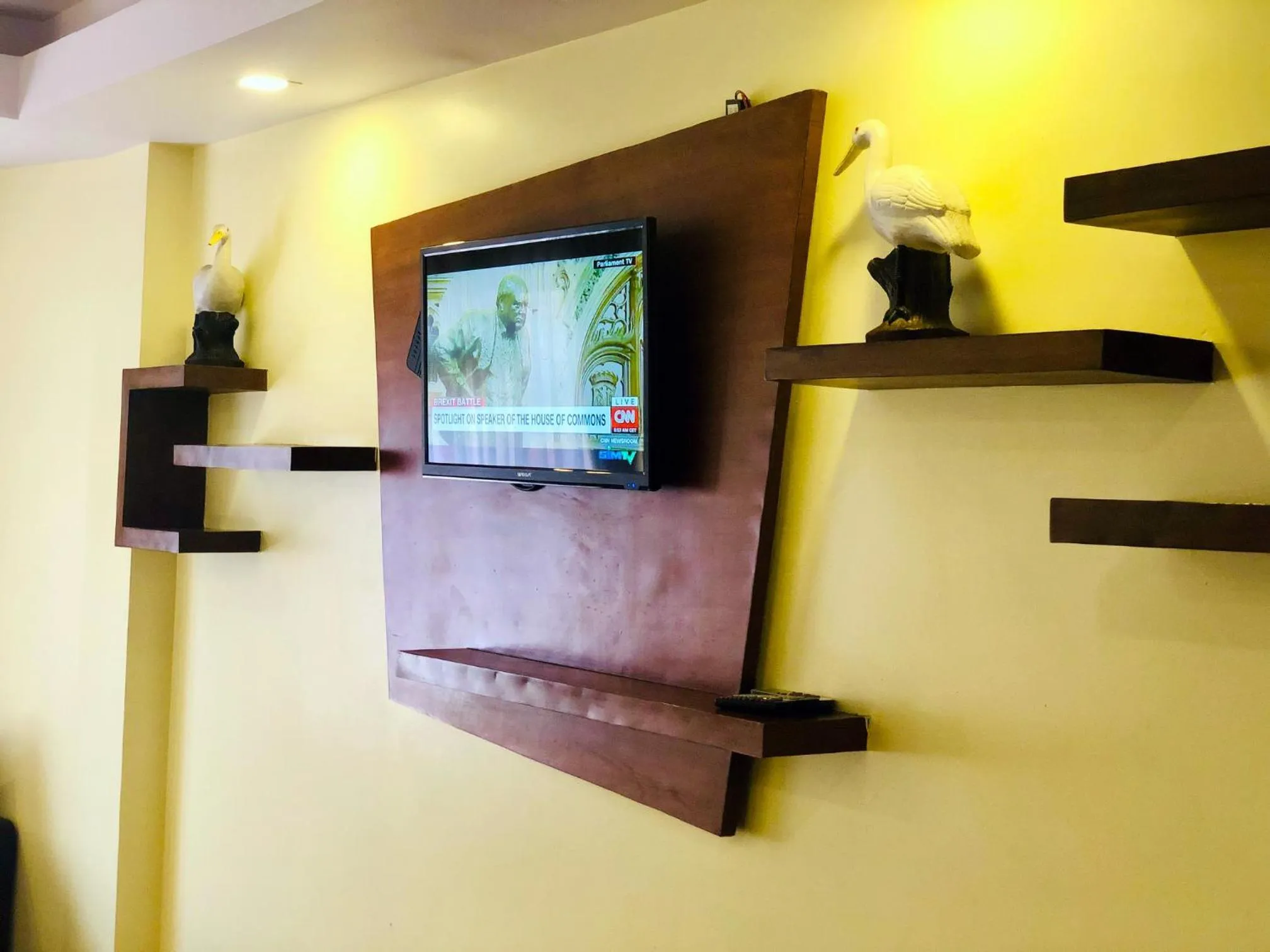 TV and multimedia in Backyard Hotel