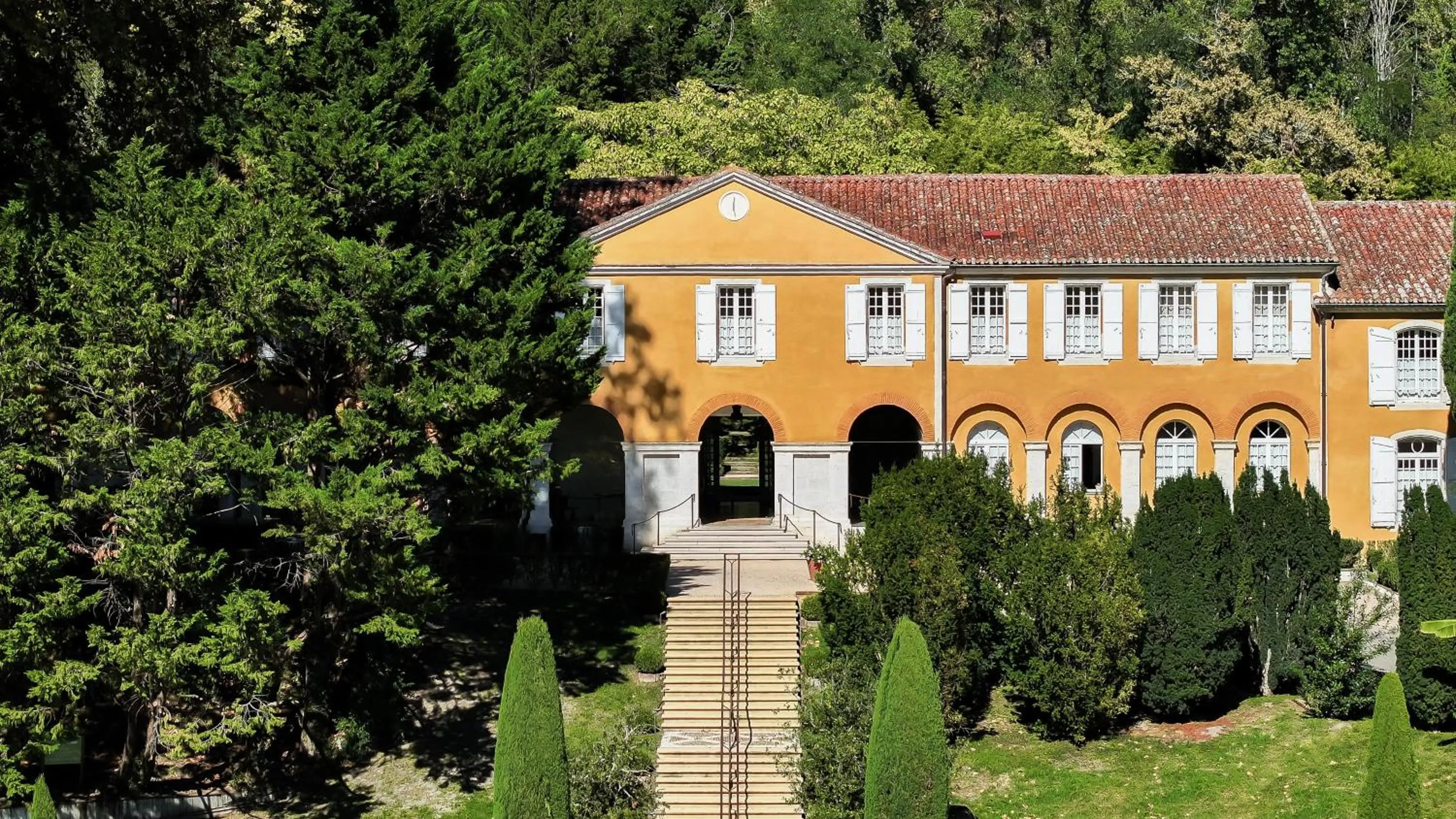 Property building in La Bastide en Gascogne