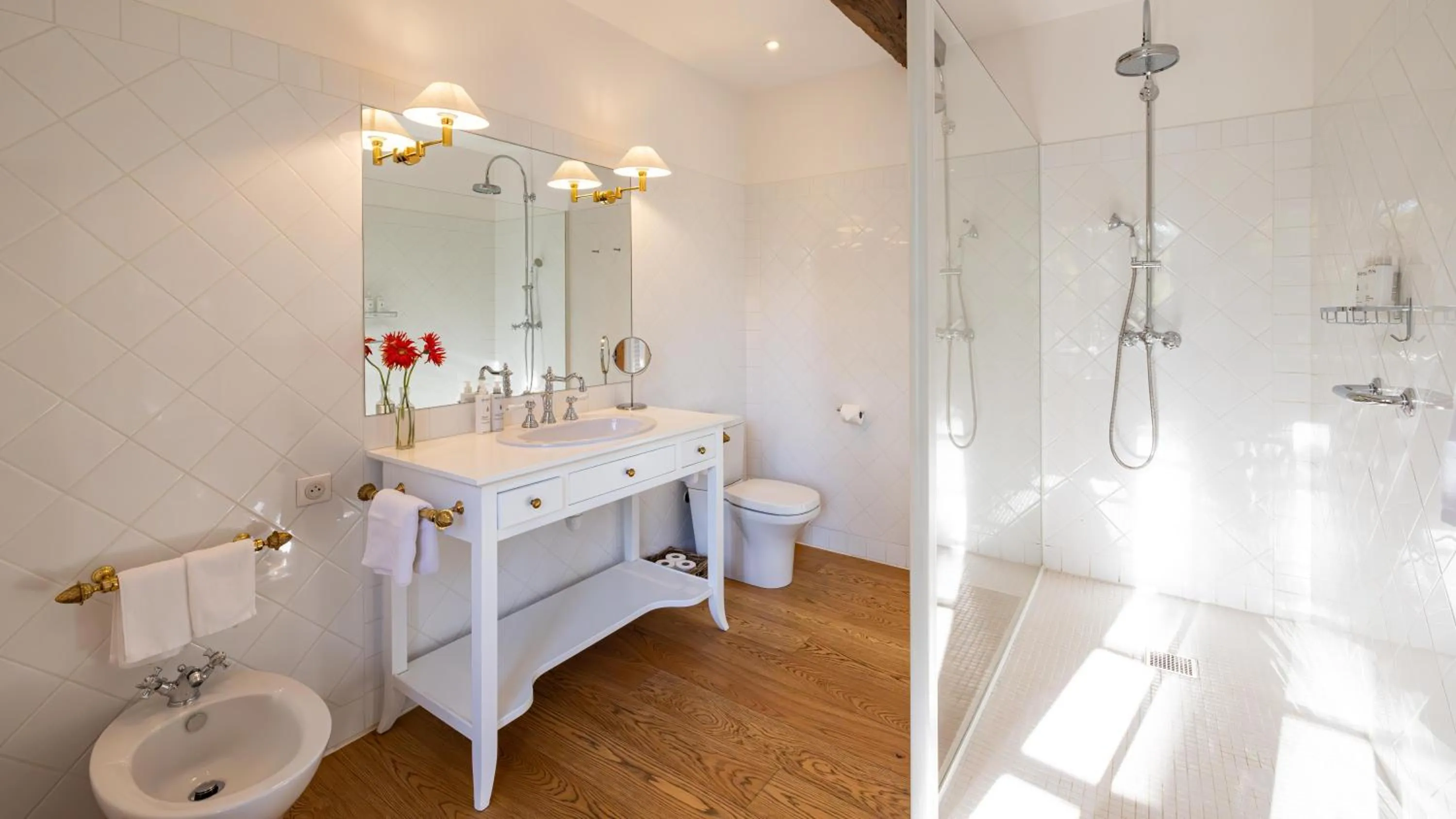 Bathroom in La Bastide en Gascogne