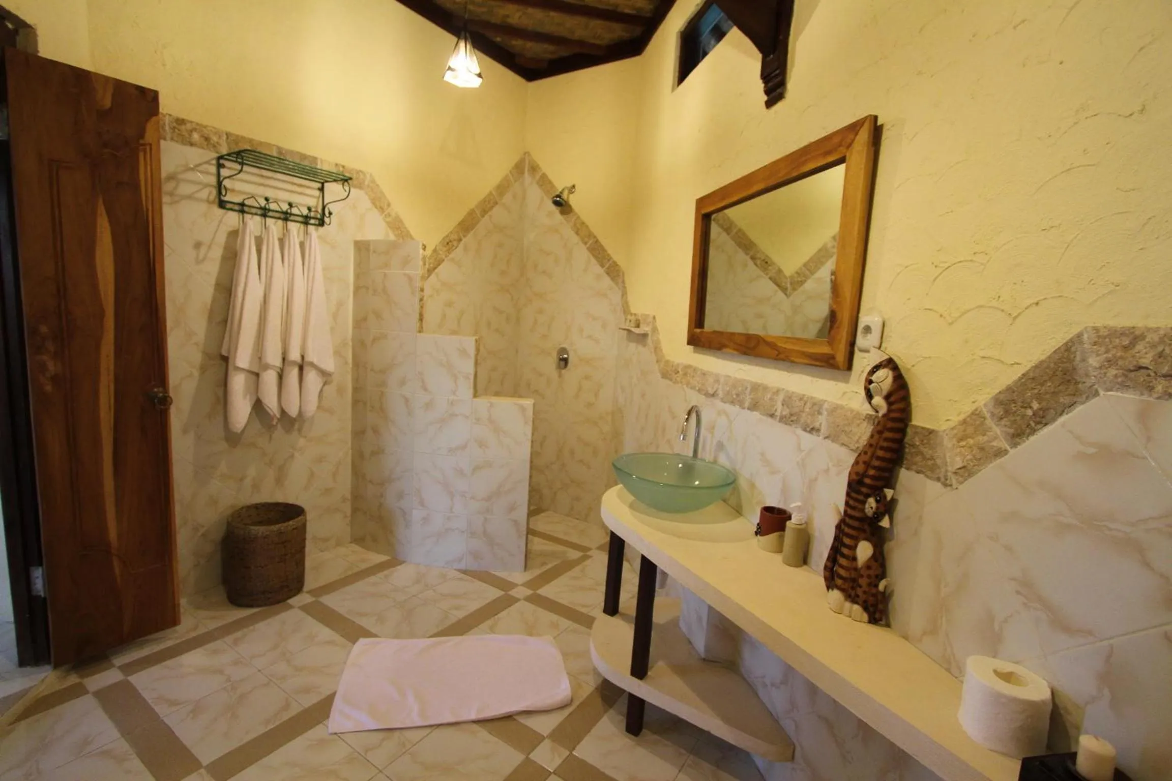 Bathroom in Hotel Uyah Amed Spa Resort