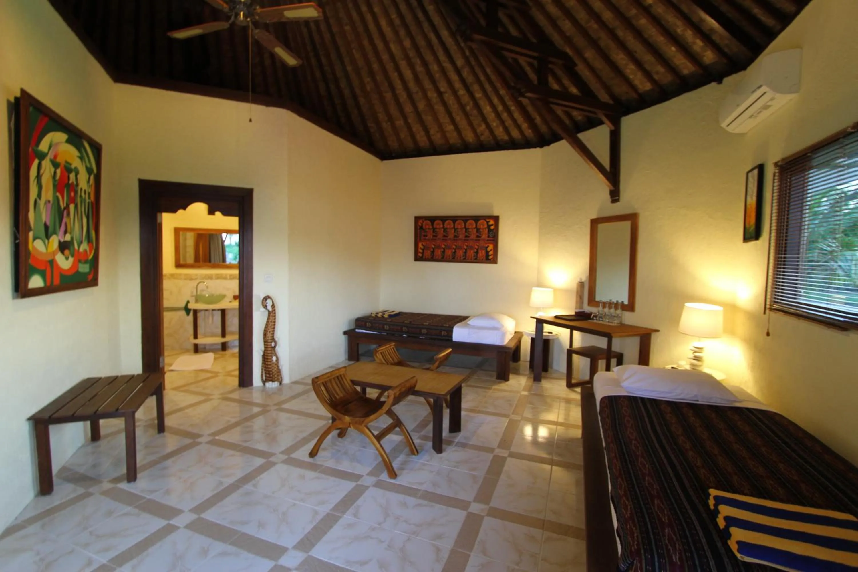 Garden, Bed in Hotel Uyah Amed Spa Resort