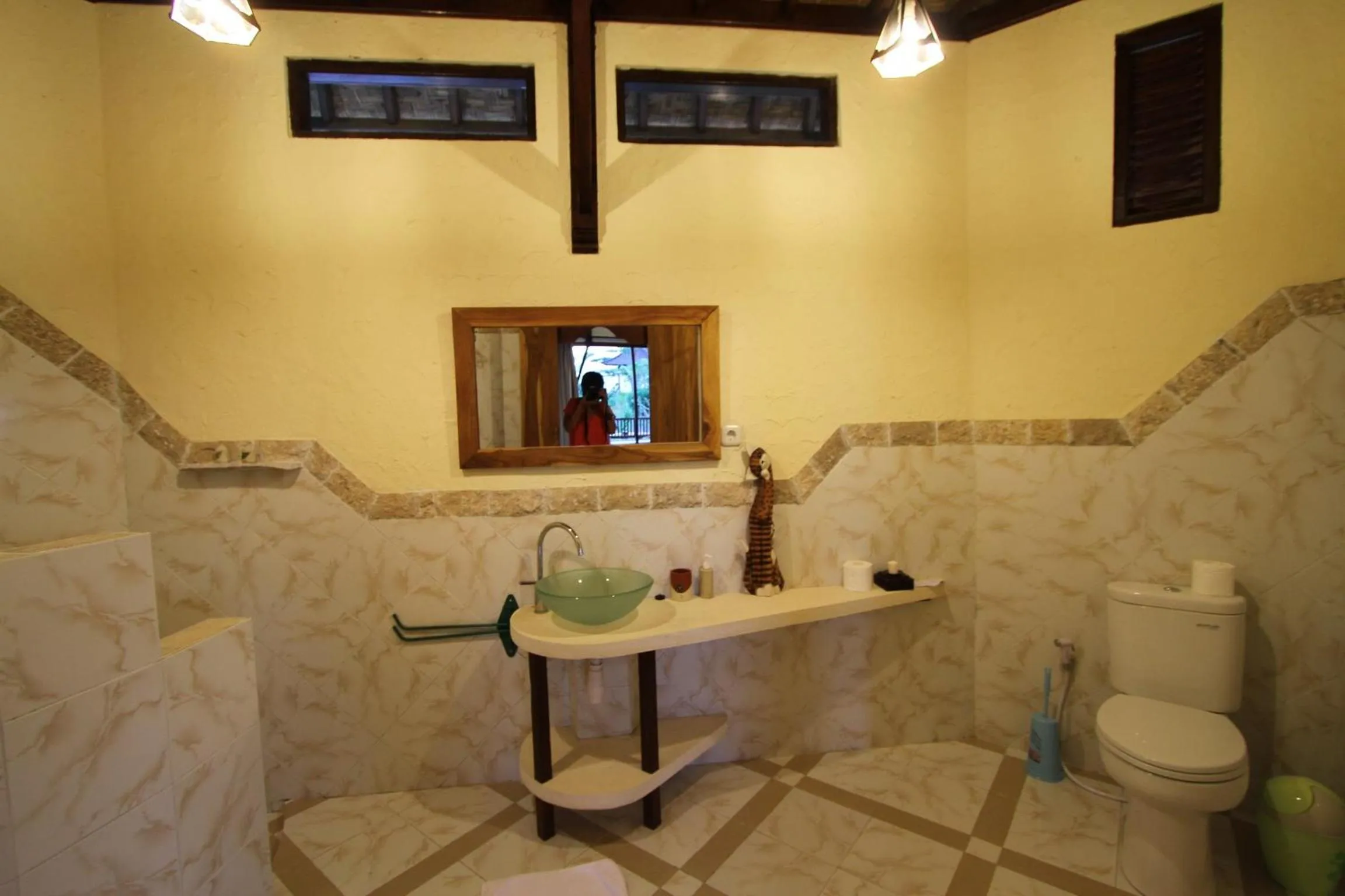 Toilet in Hotel Uyah Amed Spa Resort