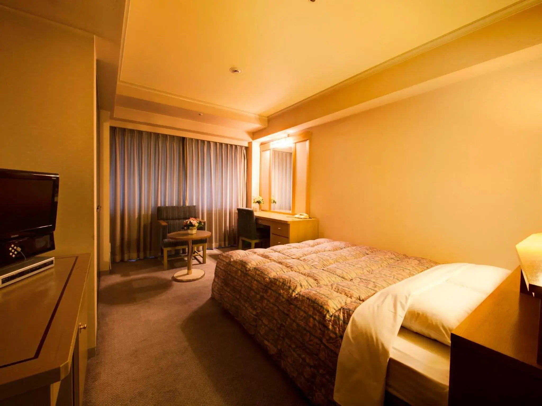 Photo of the whole room, Bed in Hotel Pearl City Kobe Photo of the whole room, Bed in Hotel Pearl City Kobe