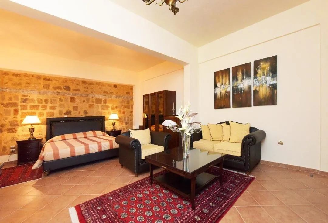 Photo of the whole room, Bed in Paris Hotel