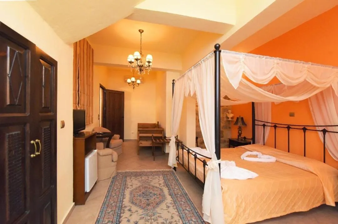 Photo of the whole room, Bed in Paris Hotel