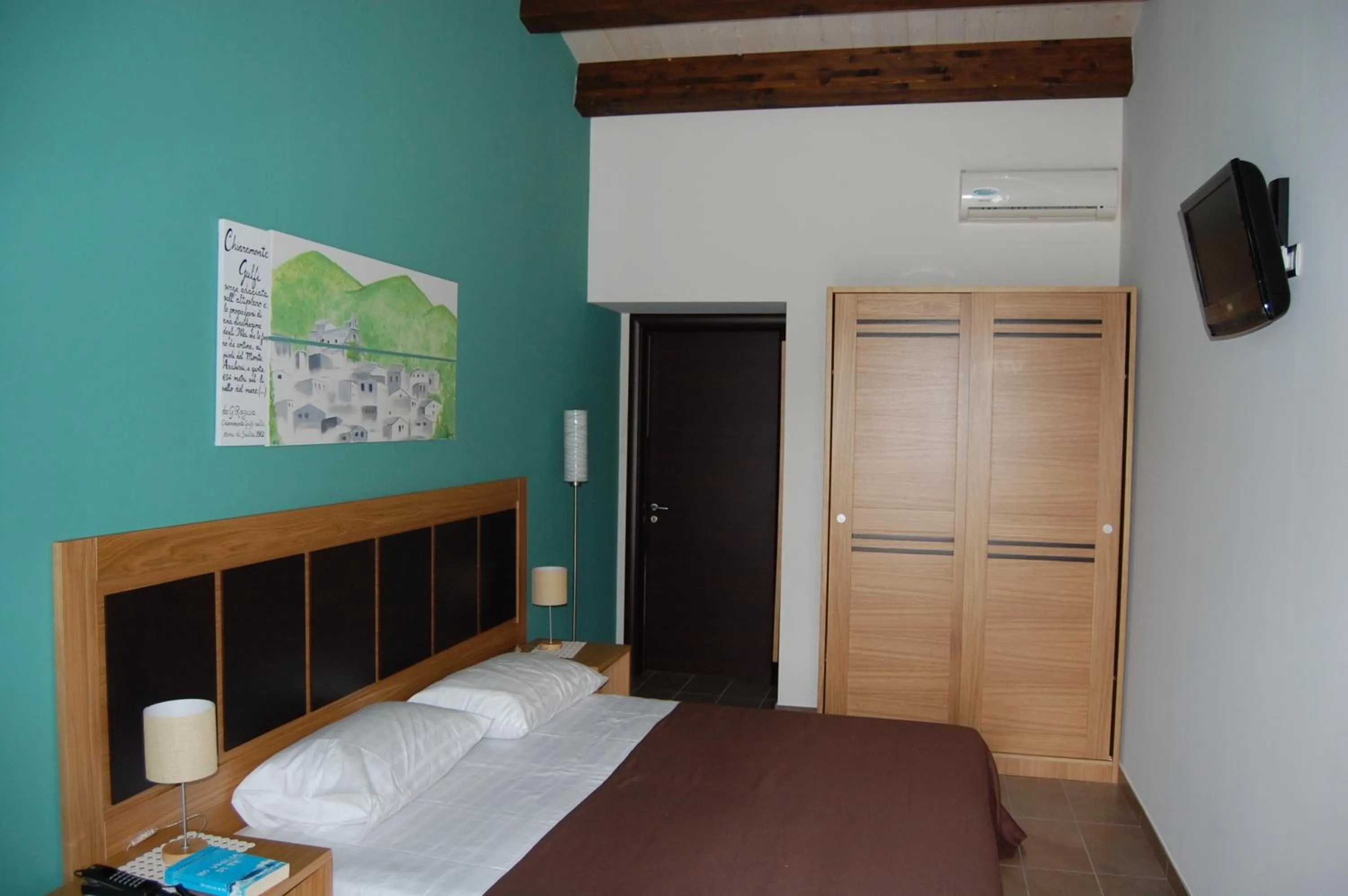 Decorative detail, Bed in Terre Iblee Resort