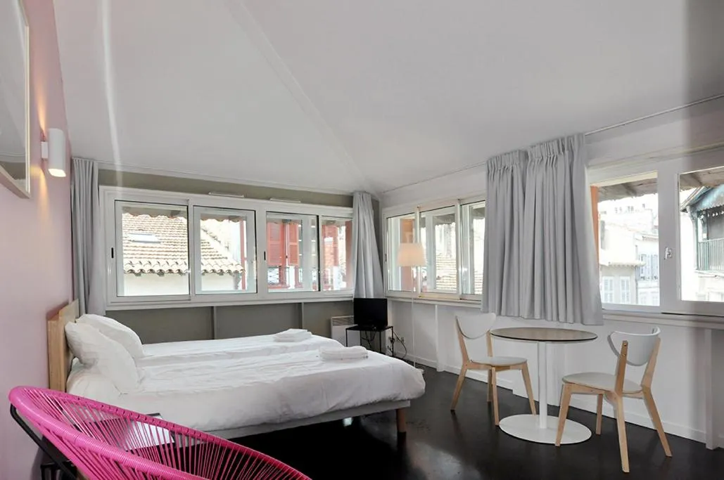 Bed in Temporesidence Chateauneuf