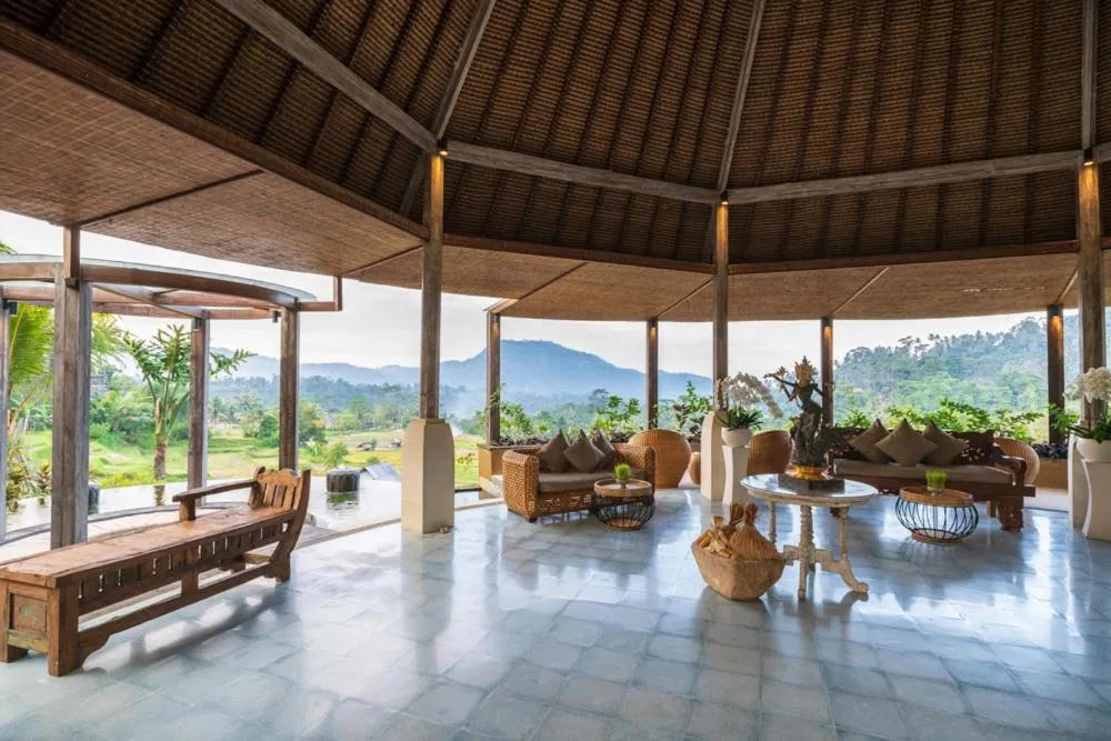 Property building in Wapa di Ume Sidemen