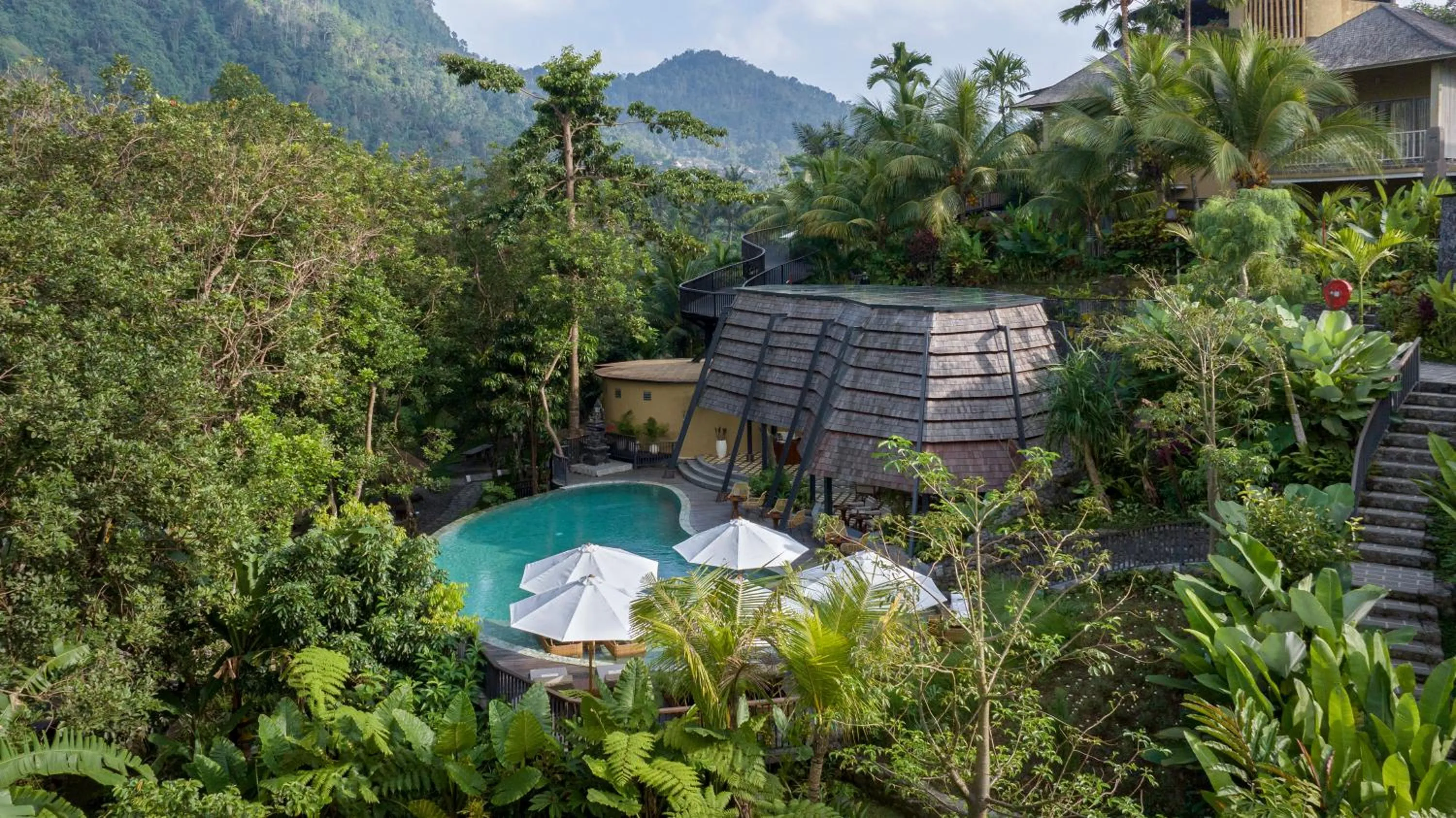 Property building in Wapa di Ume Sidemen