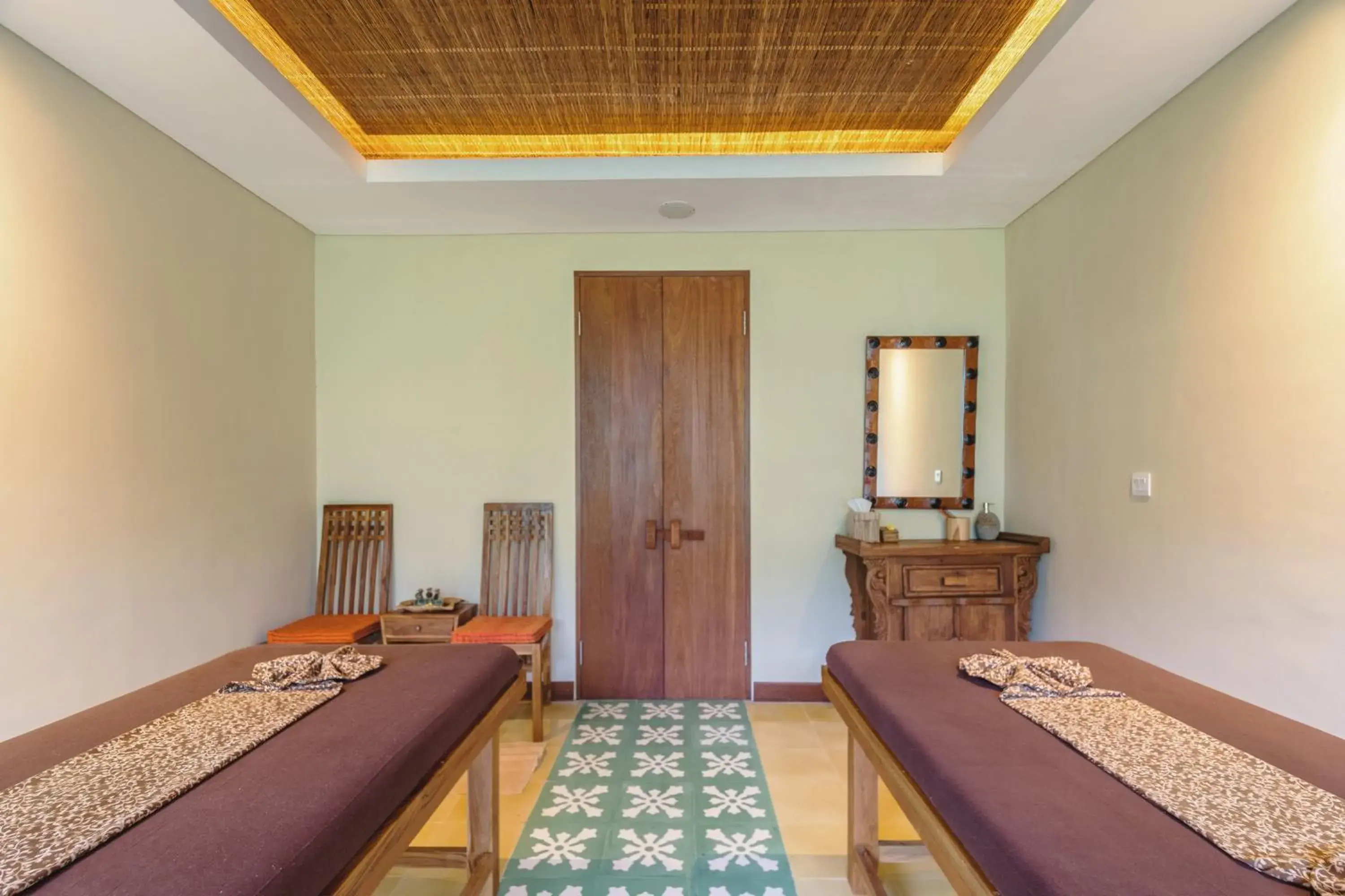 Massage, Bed in Wapa di Ume Sidemen Massage, Bed in Wapa di Ume Sidemen