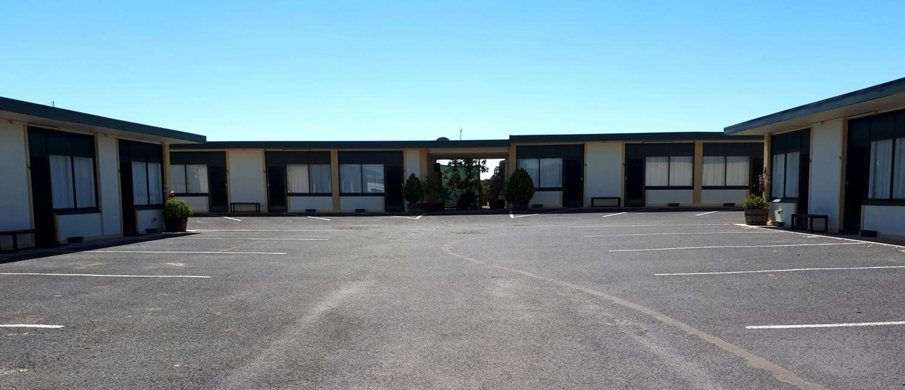 Bordertown Motel
