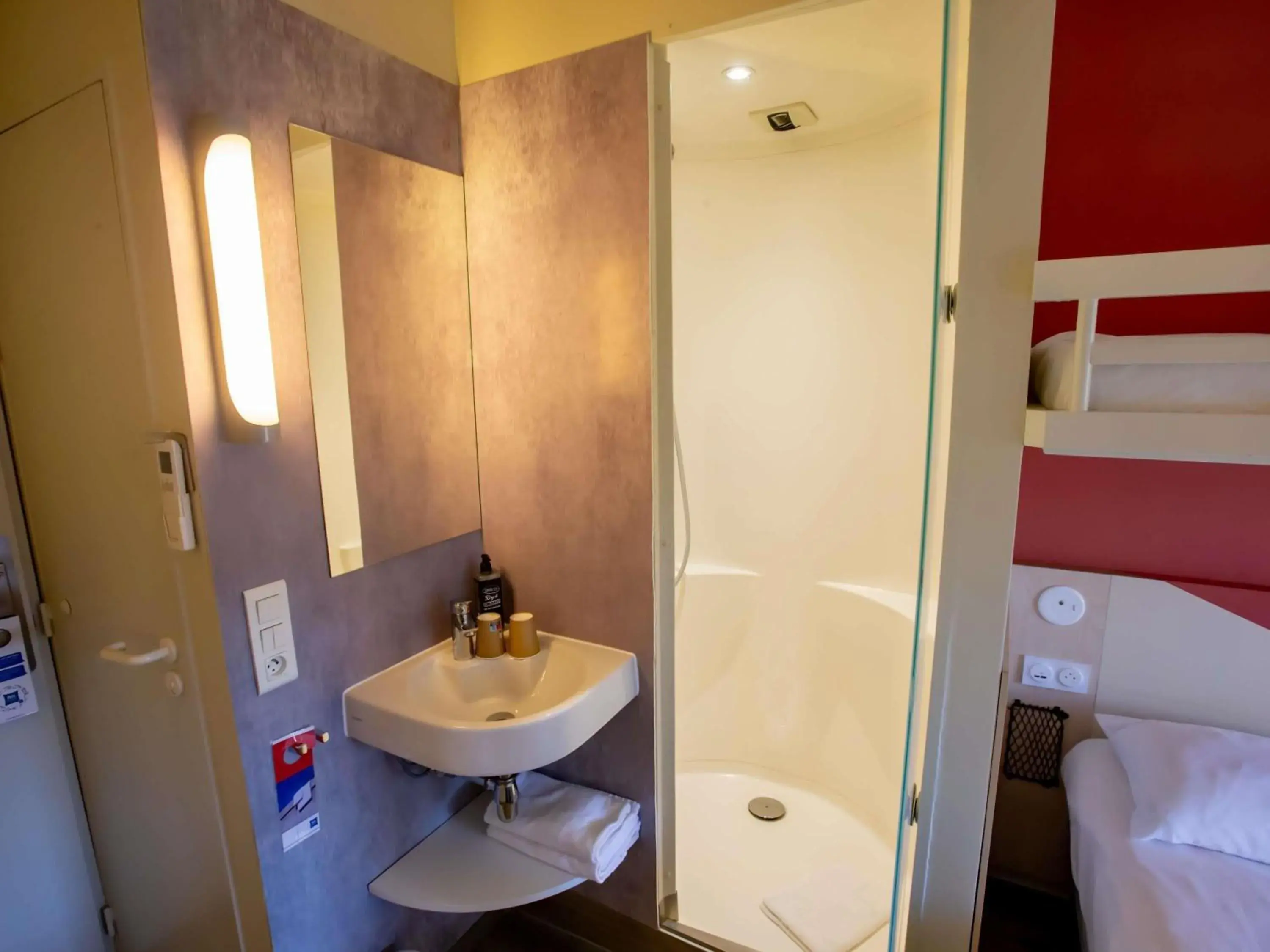 Triple Room in ibis budget Haguenau Strasbourg Nord Triple Room in ibis budget Haguenau Strasbourg Nord