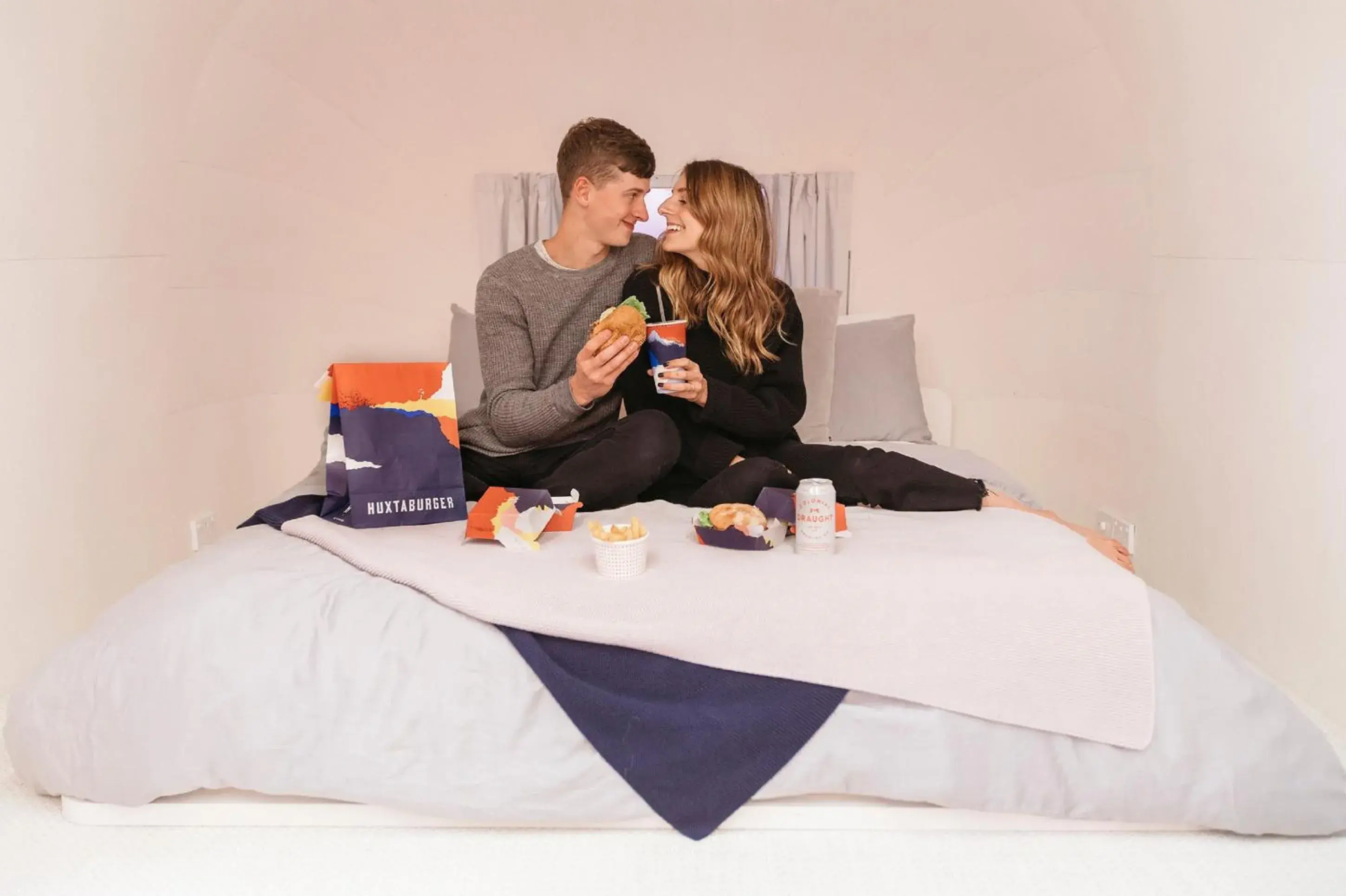 Bedroom, Bed in Hotel No Bedroom, Bed in Hotel No