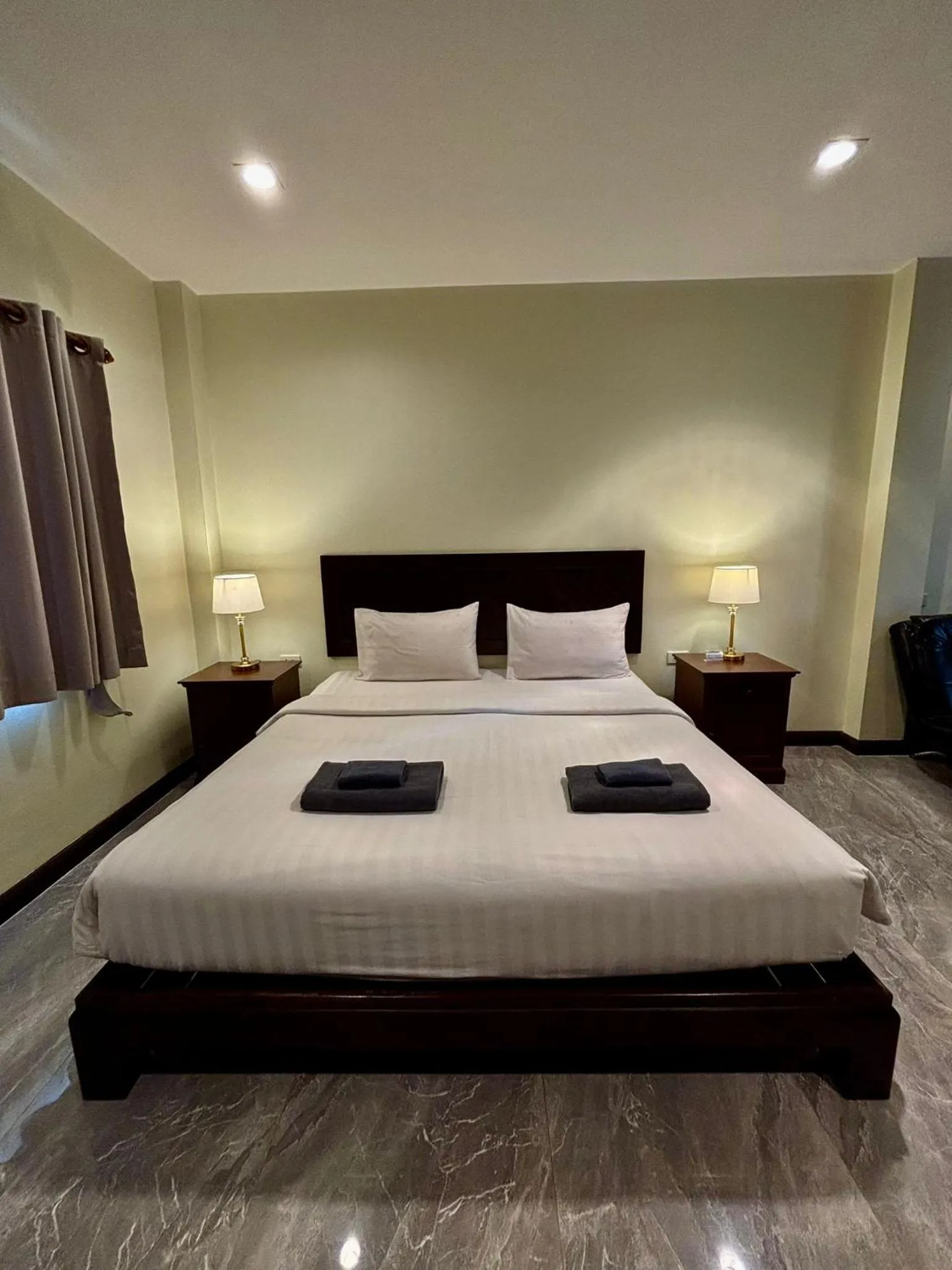 Bed in Shanti Boutique Hotel