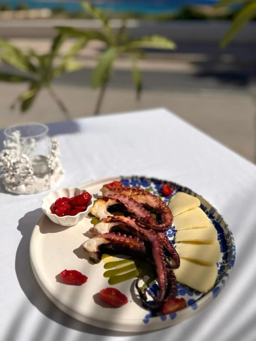 Food and drinks in Hotel Jonic