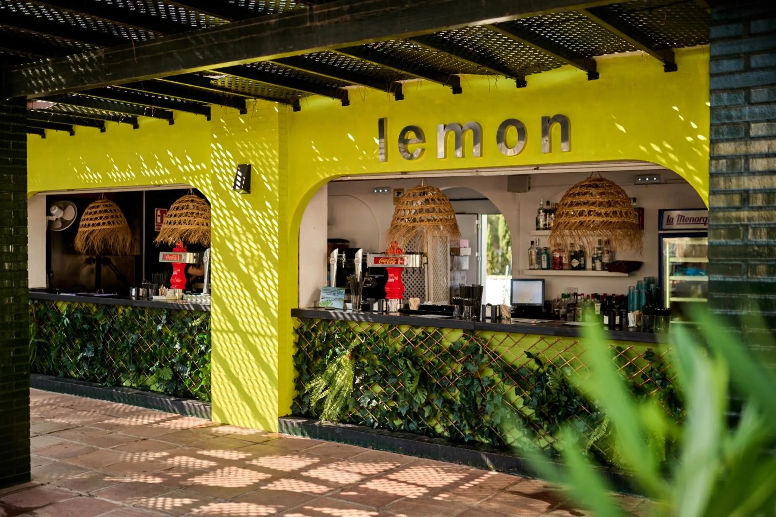 Lounge or bar in AluaSun Marbella Park