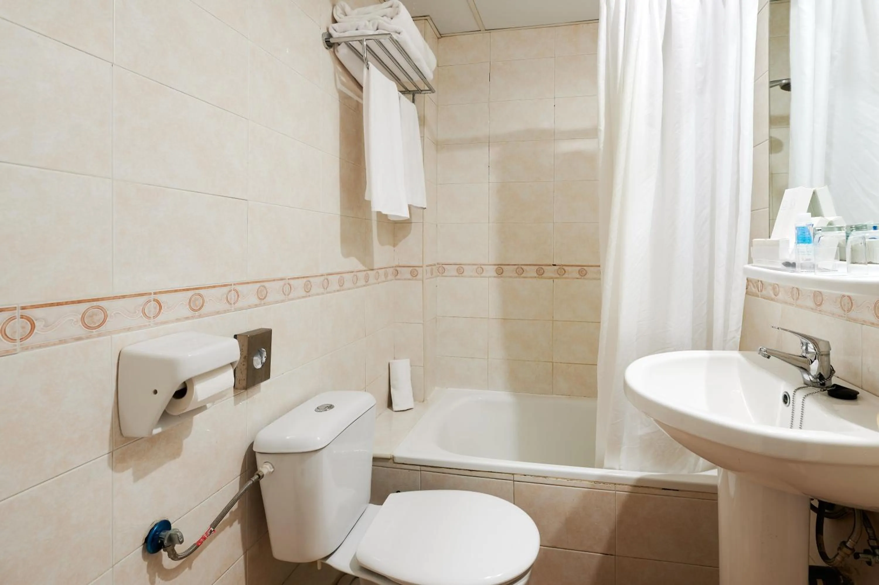 Bathroom in AluaSun Marbella Park