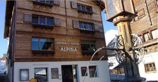 Familienhotel Alpina Familienhotel Alpina