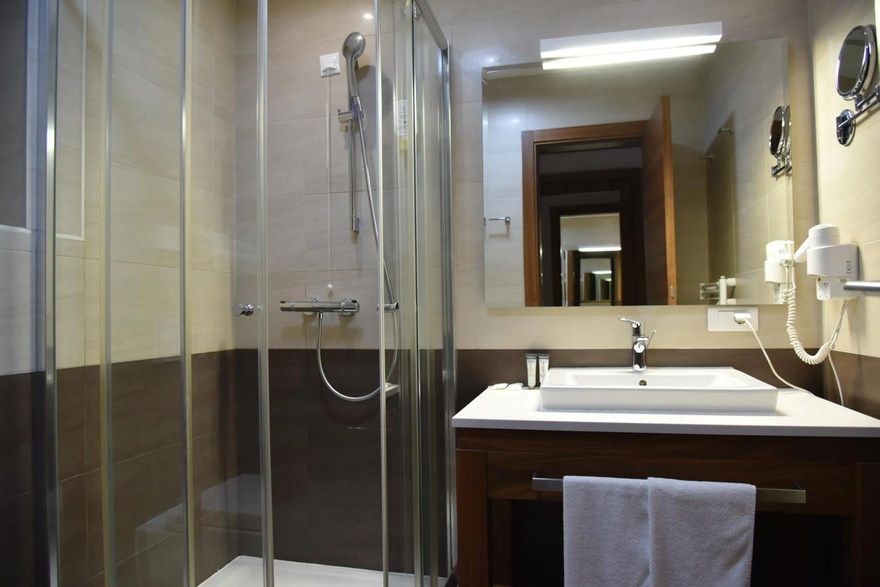 Shower in Aparthotel Vucko