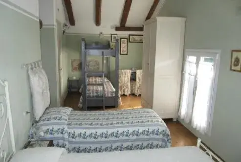Quadruple Room in Agriturismo Antiche Mura Quadruple Room in Agriturismo Antiche Mura
