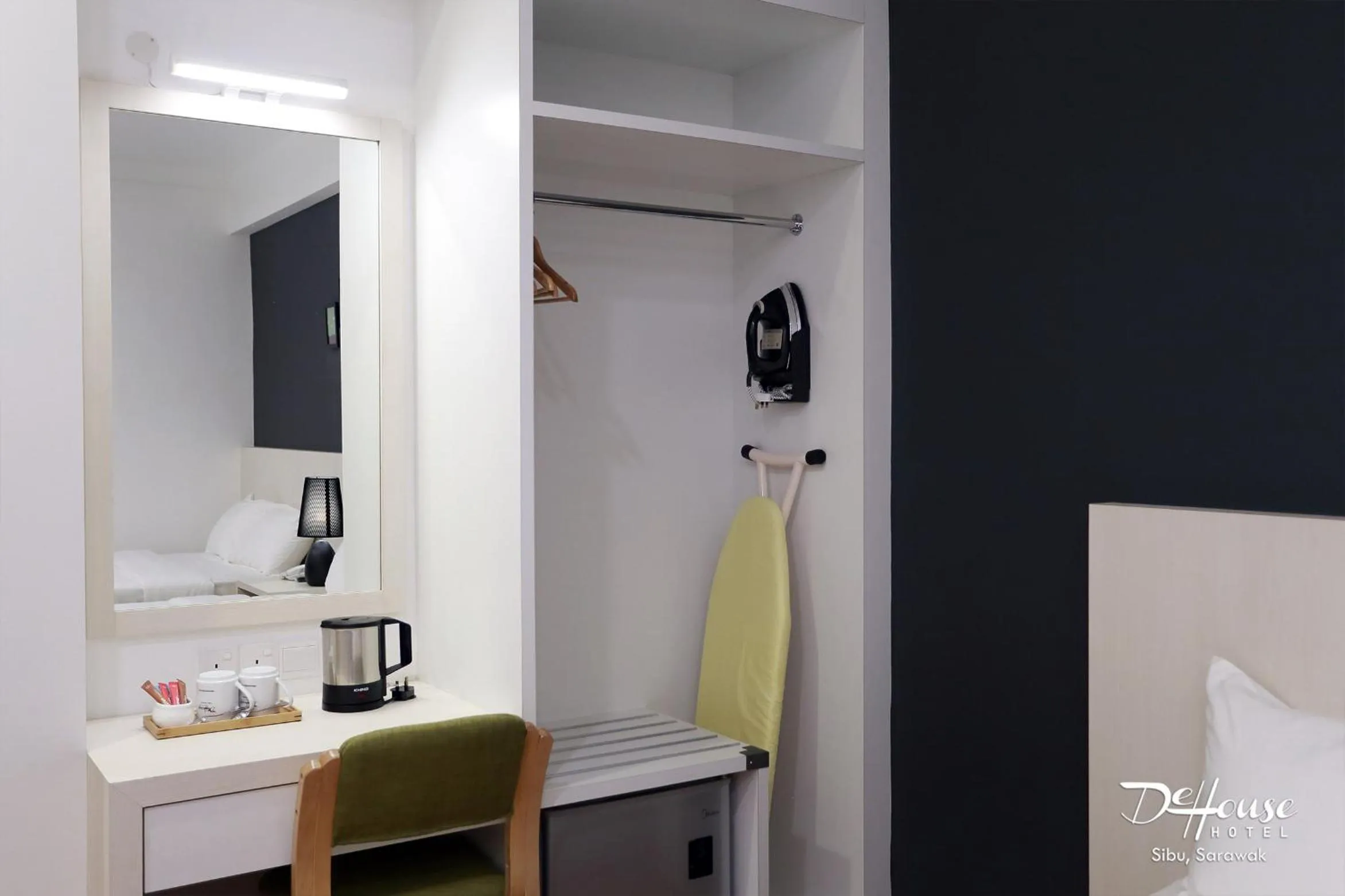 Coffee/tea facilities, Bed in De House Hotel