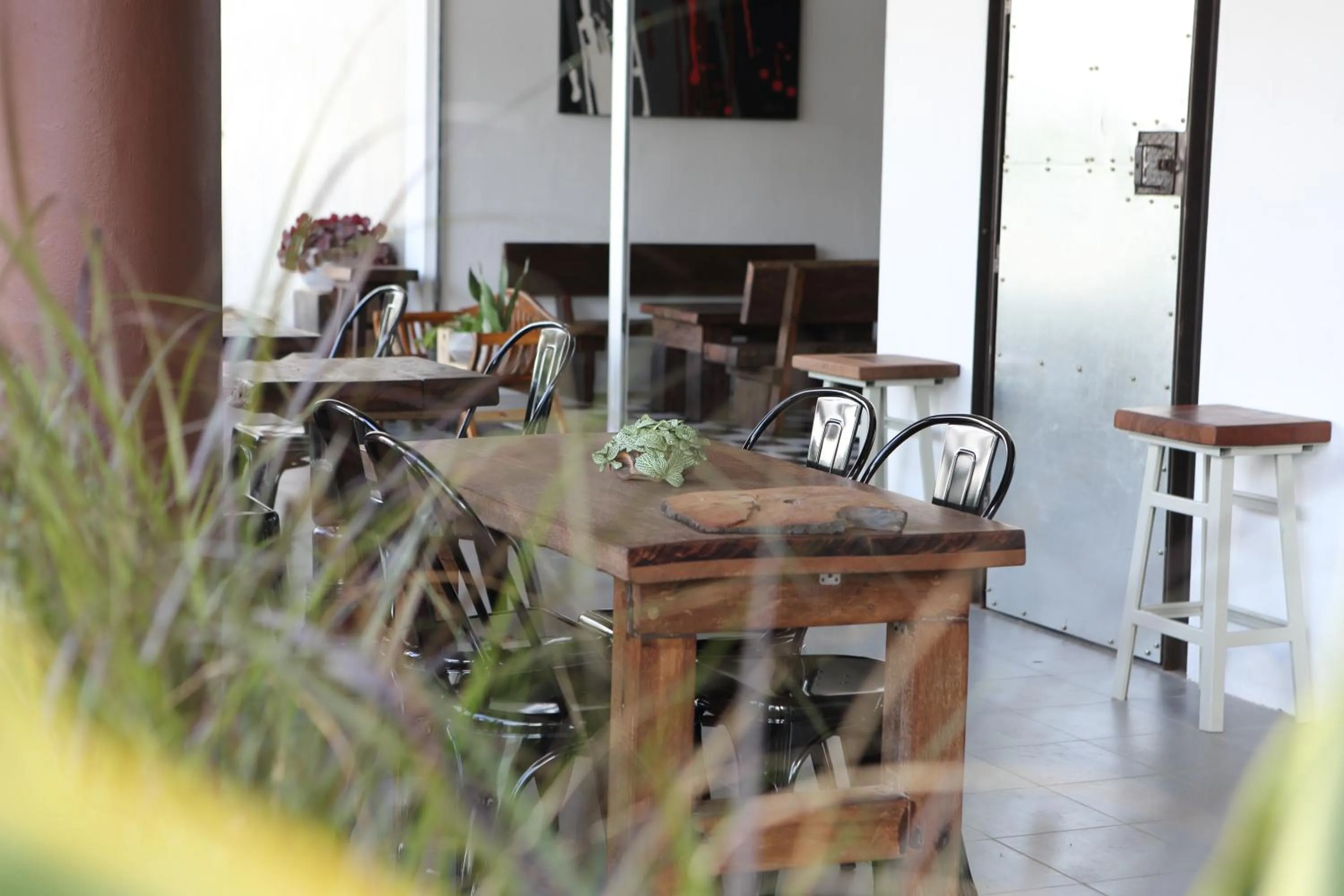 Restaurant/places to eat in De House Hotel