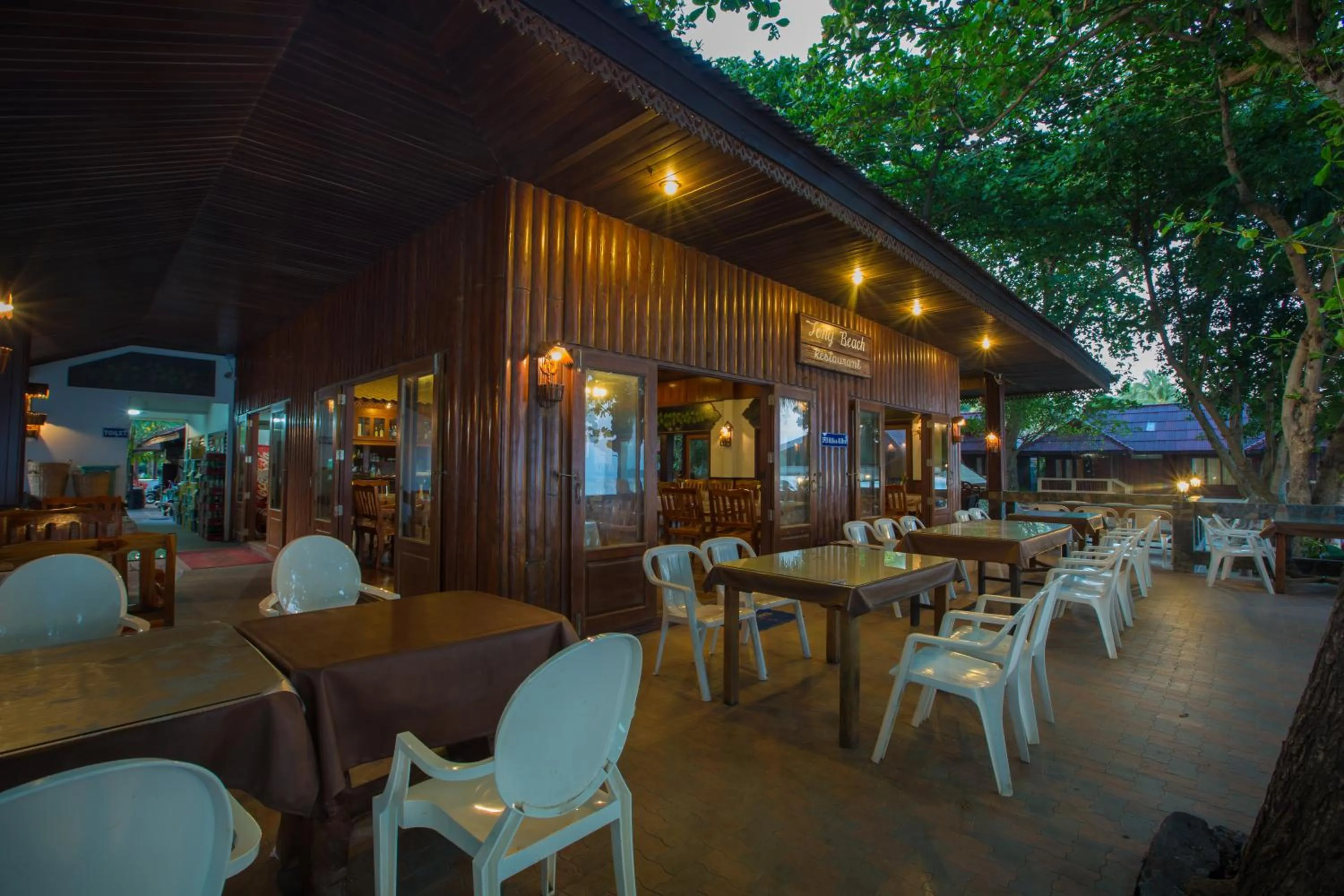 Restaurant/places to eat in Long Beach Lodge, Chaweng Beach, Koh Samui