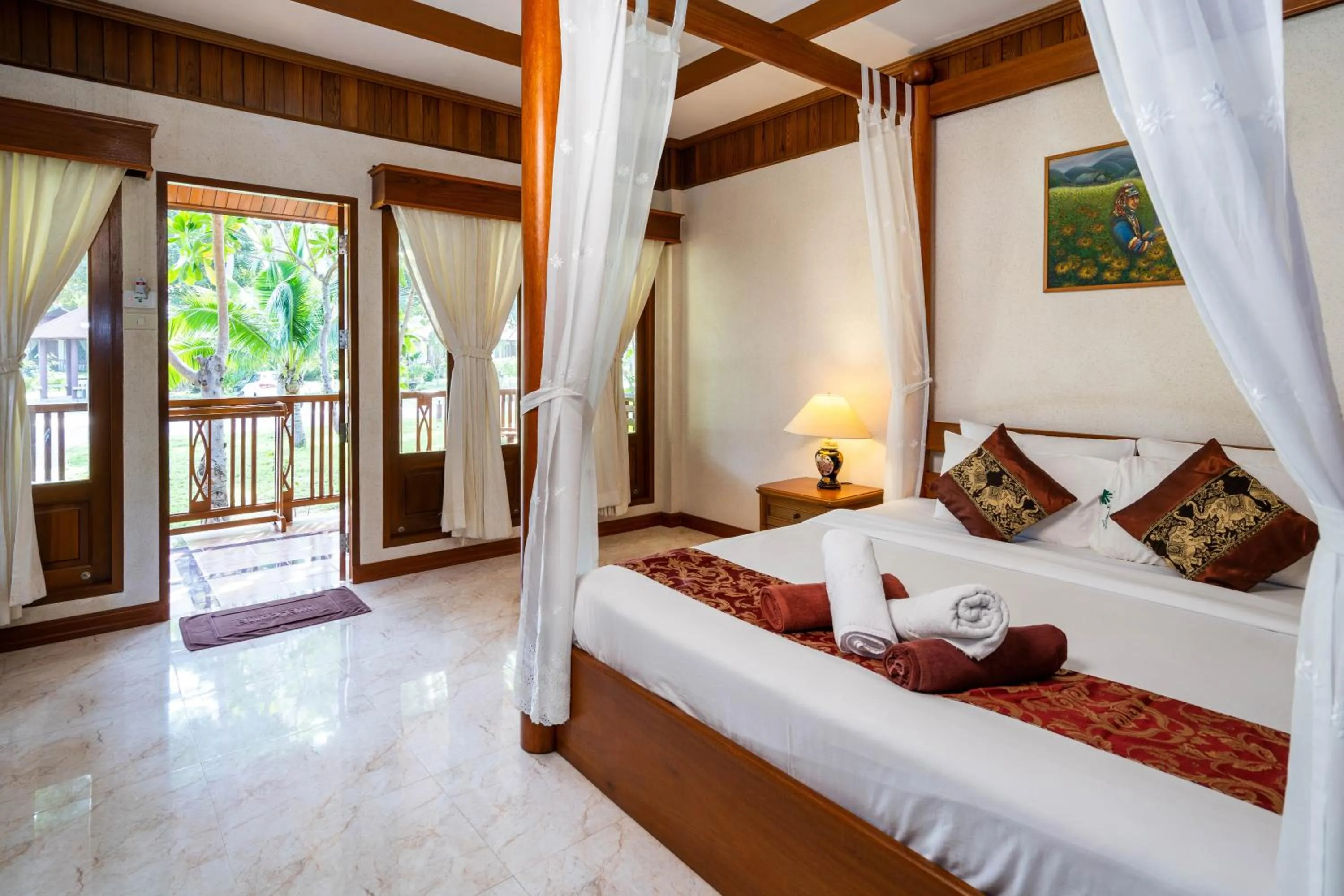 Bed in Long Beach Lodge, Chaweng Beach, Koh Samui