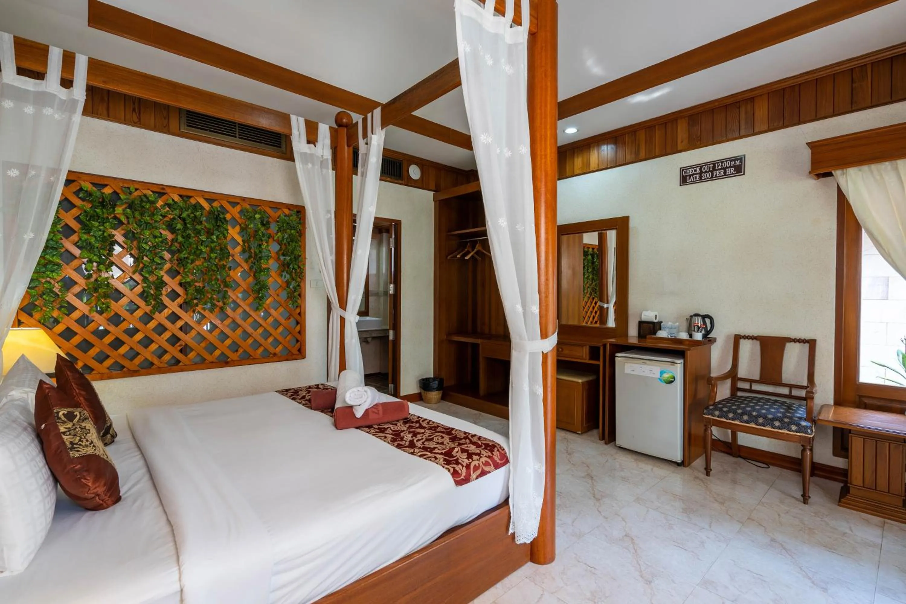 Bed in Long Beach Lodge, Chaweng Beach, Koh Samui