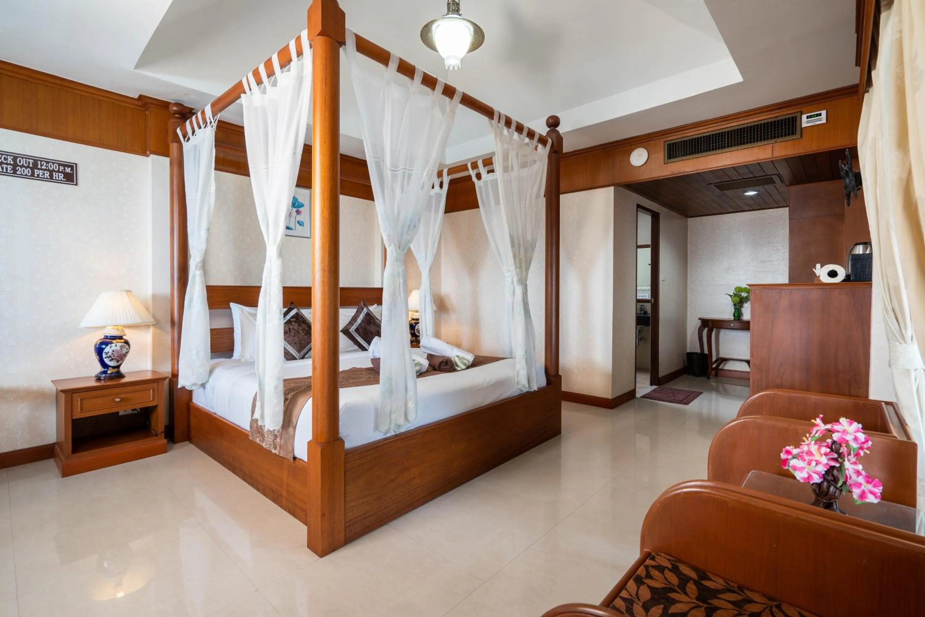 Bed in Long Beach Lodge, Chaweng Beach, Koh Samui