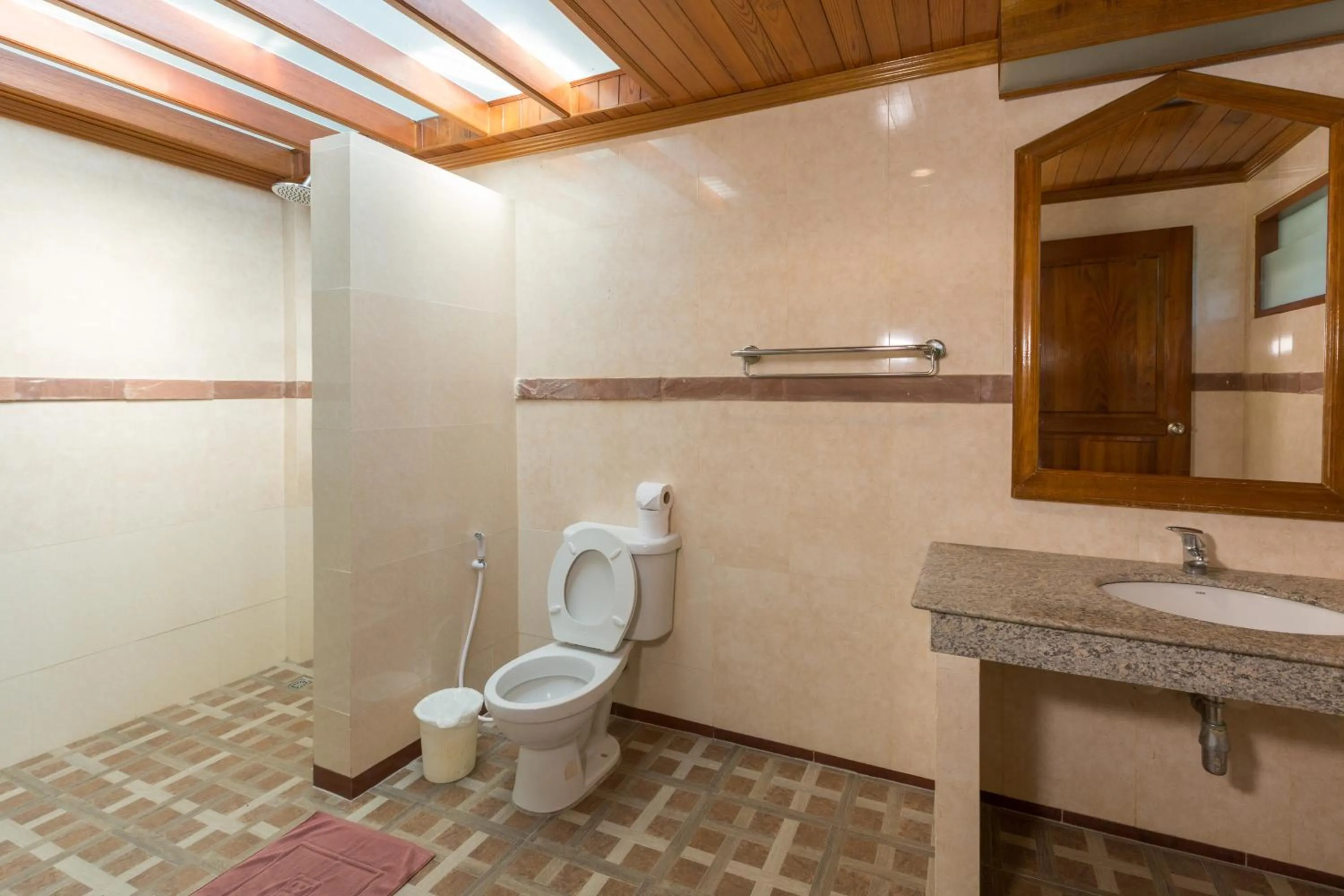 Bathroom in Long Beach Lodge, Chaweng Beach, Koh Samui