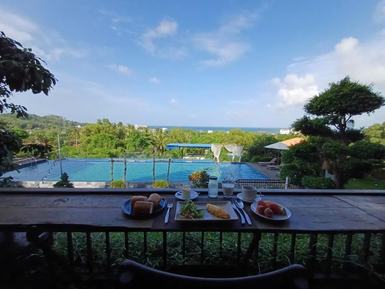 Garden in Tom Hill Boutique Resort & Spa - Sea View