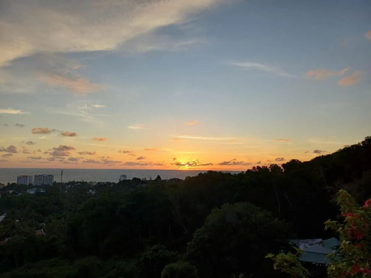 Sunset in Tom Hill Boutique Resort & Spa - Sea View