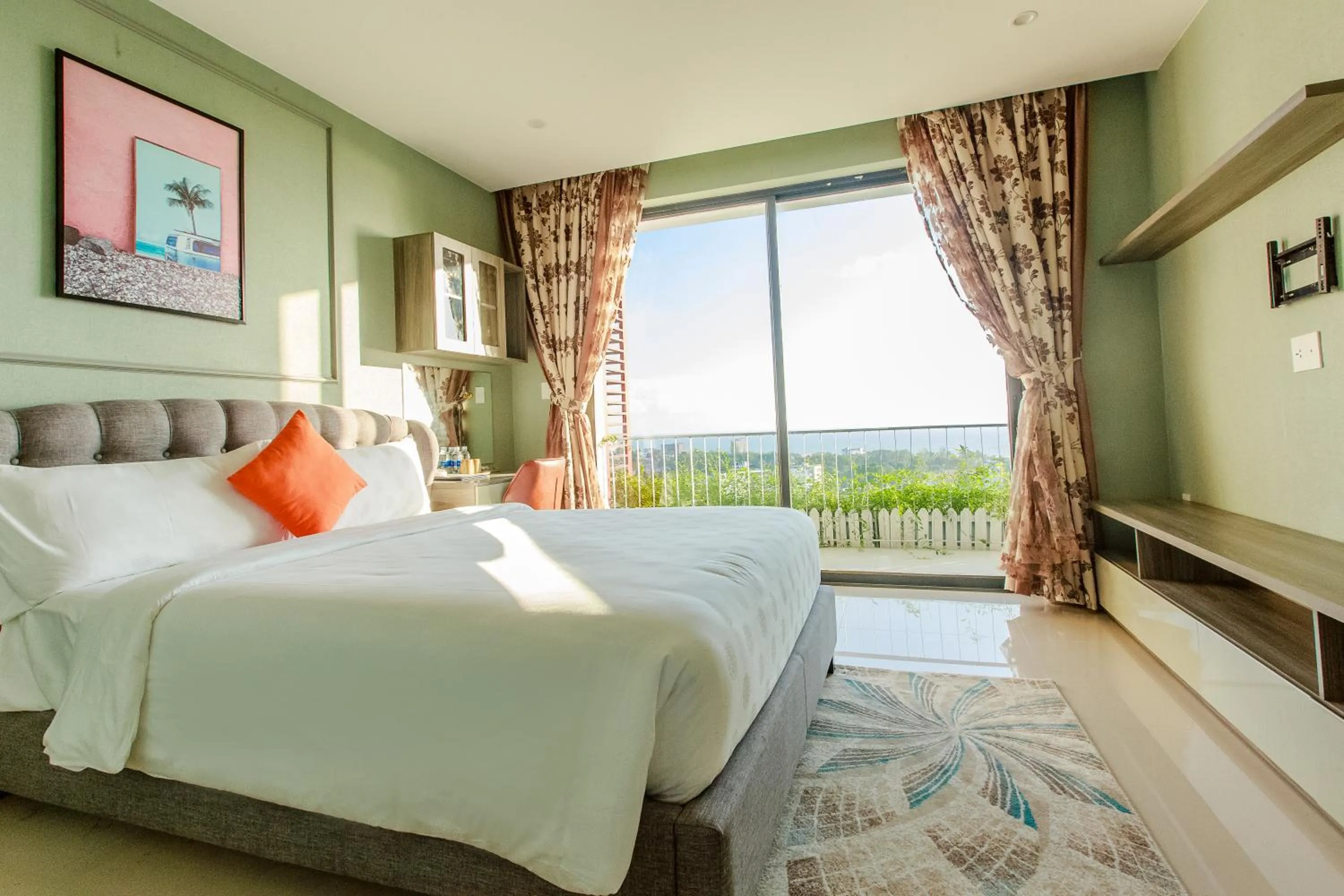 Bedroom, Bed in Tom Hill Boutique Resort & Spa - Sea View
