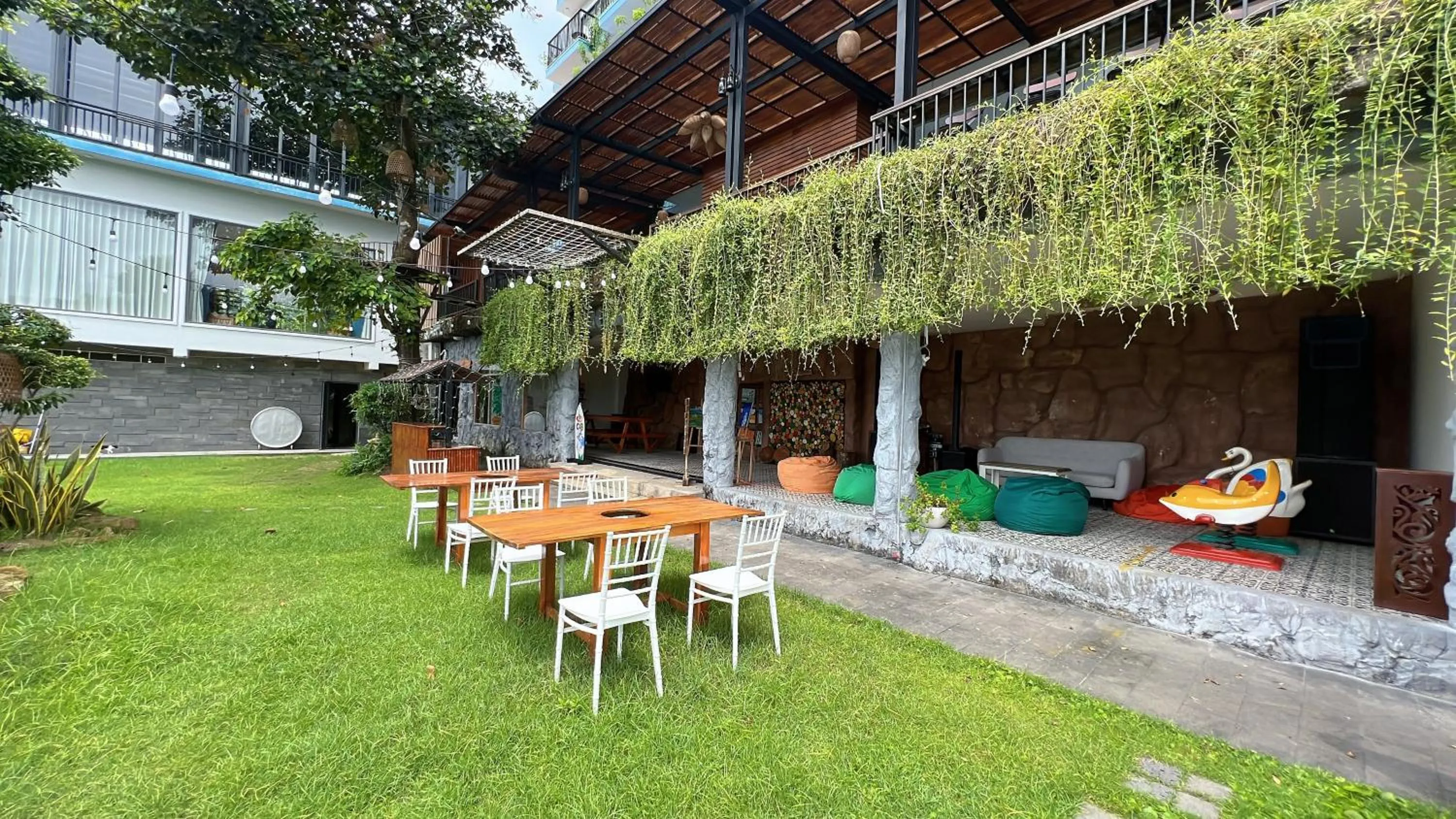 Garden in Tom Hill Boutique Resort & Spa - Sea View