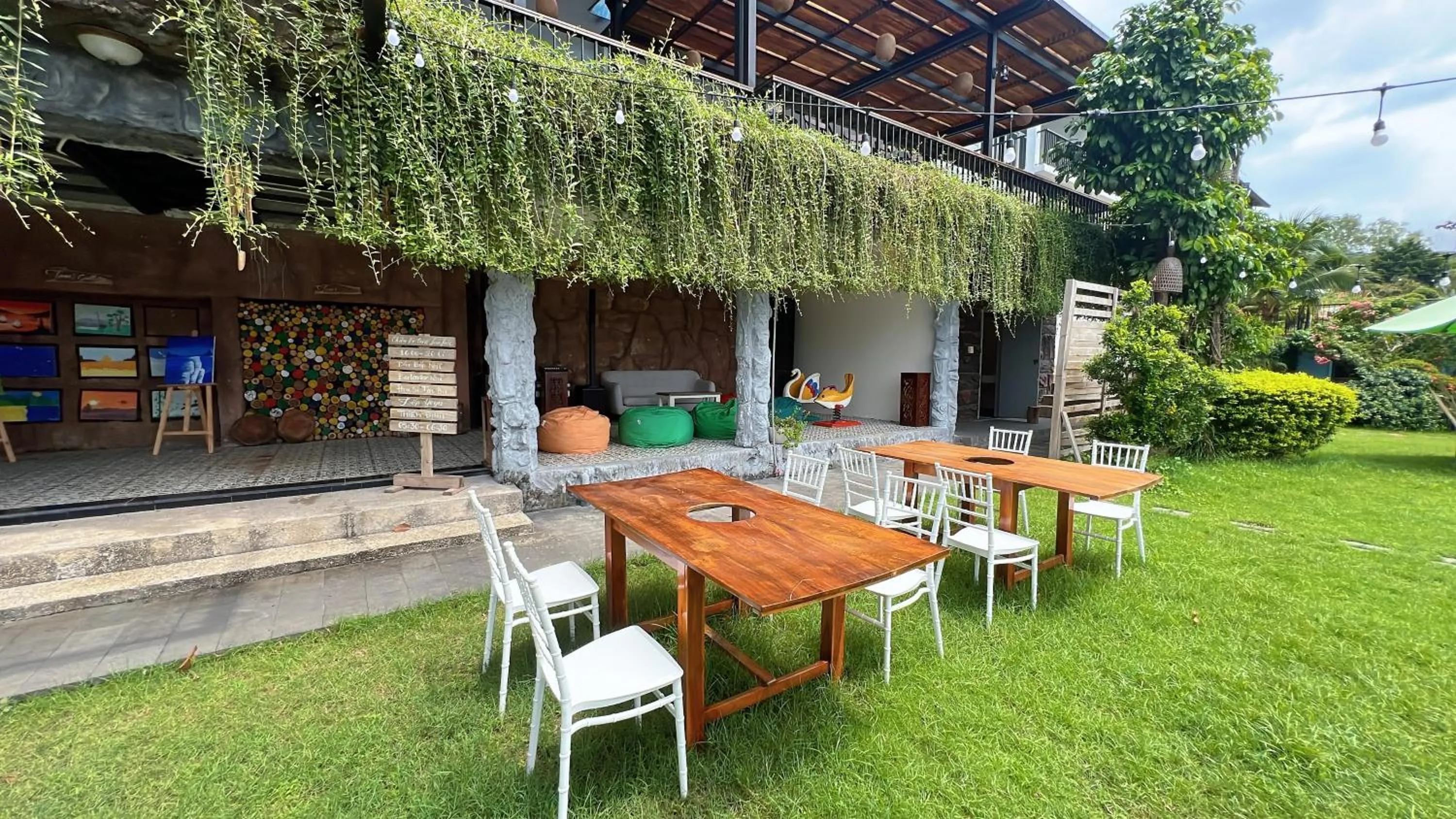 Dining area in Tom Hill Boutique Resort & Spa - Sea View