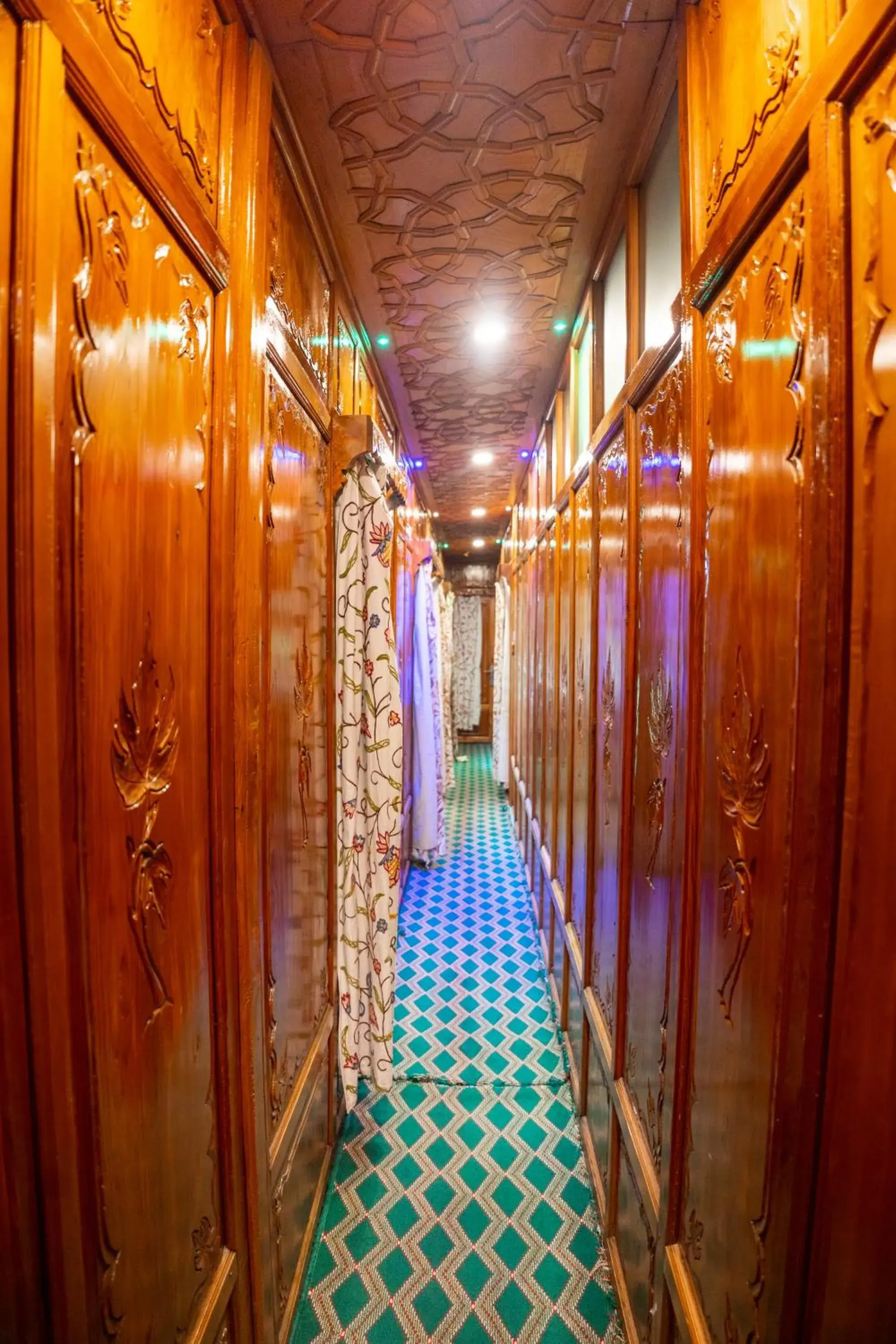 Facade/entrance in Wangnoo Heritage Houseboats Facade/entrance in Wangnoo Heritage Houseboats