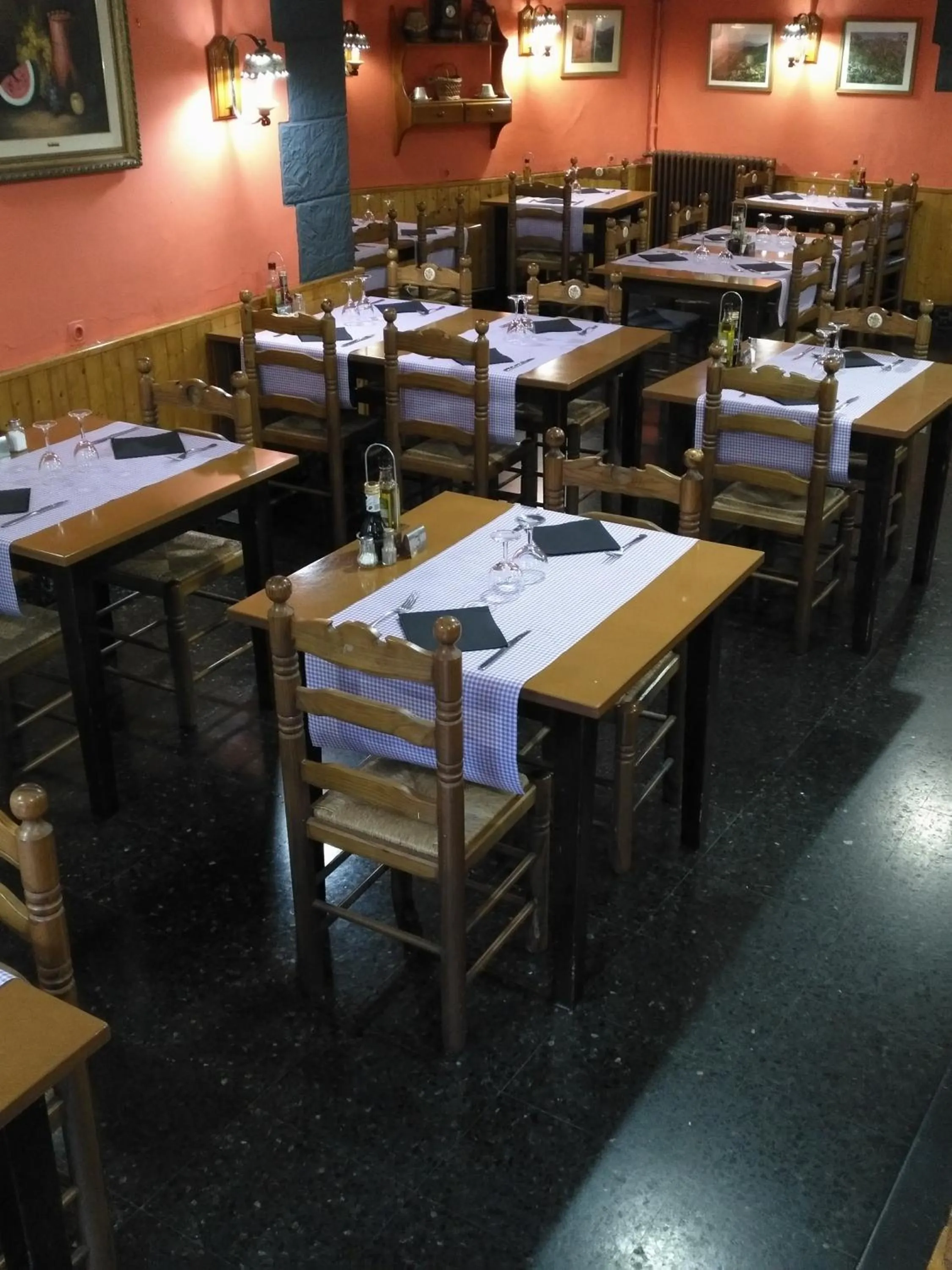 Restaurant/places to eat in Hostal Porta De Núria