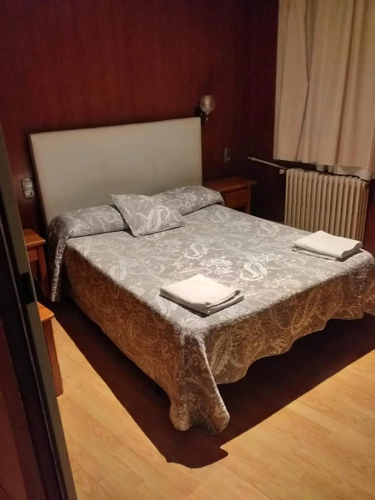 Photo of the whole room, Bed in Hostal Porta De Núria