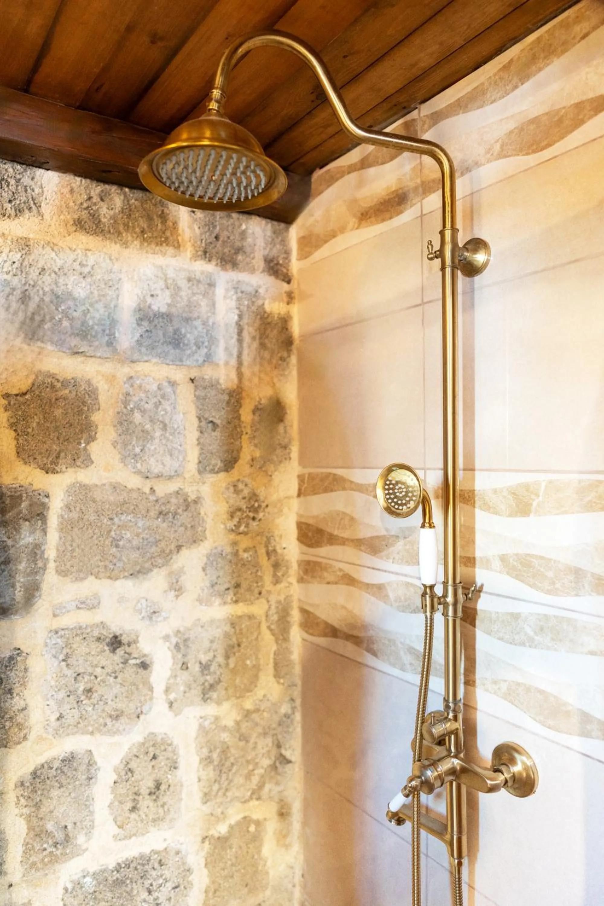 Shower in Cava d'Oro