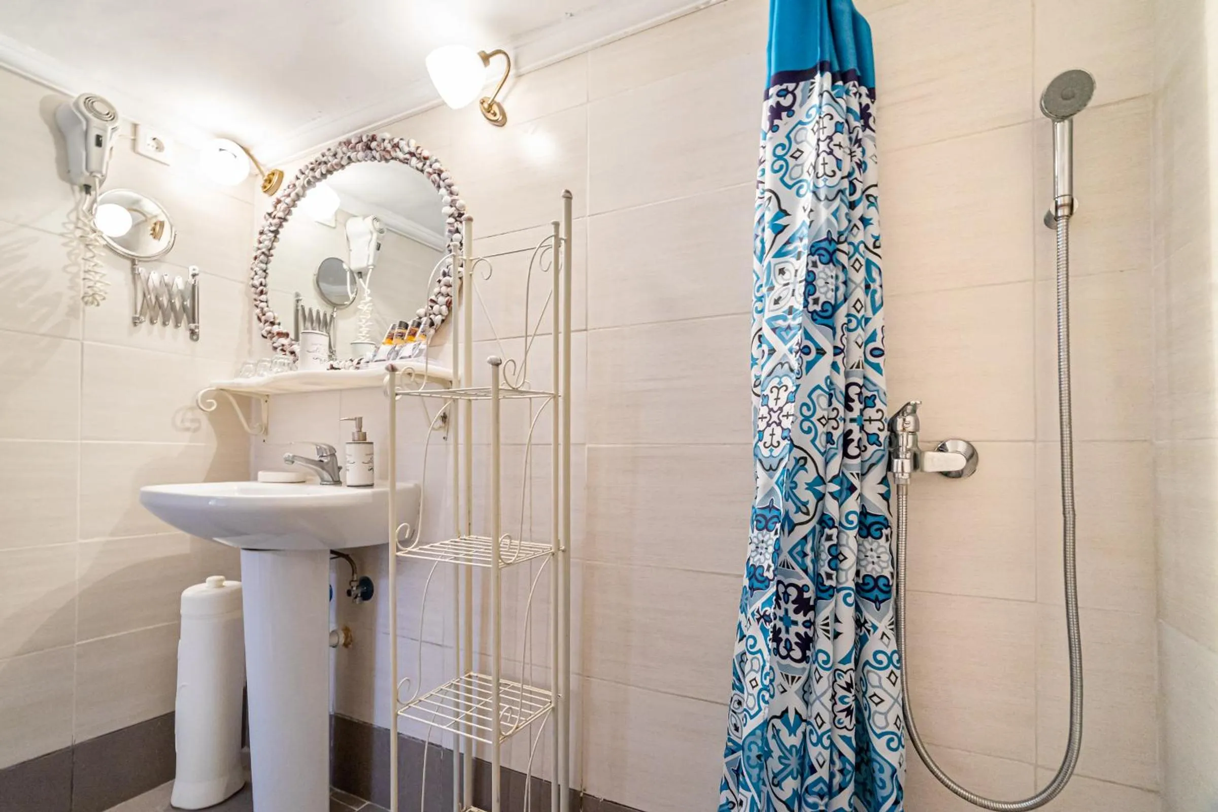 Bathroom in Cava d'Oro