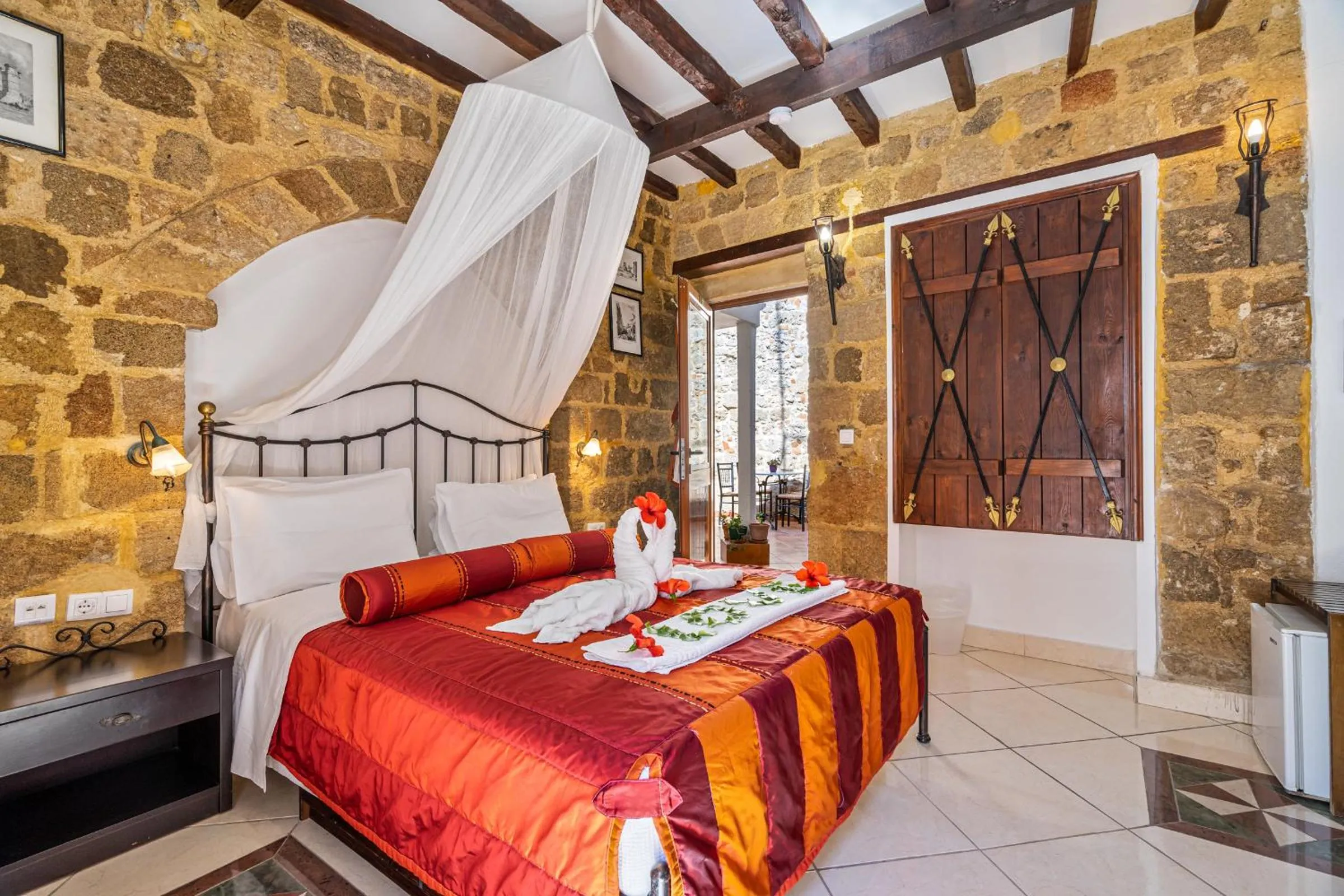 Bedroom, Bed in Cava d'Oro