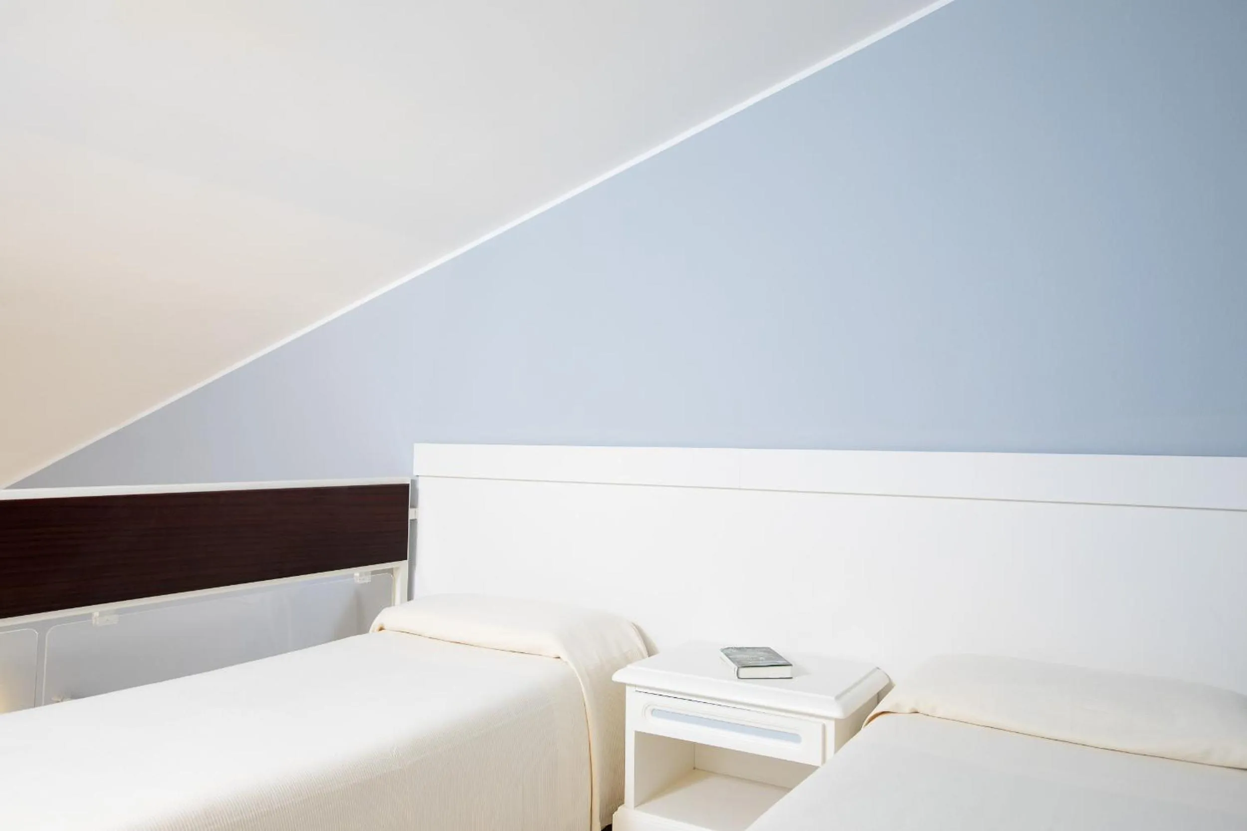 Bed in Hotel Baia di Nora