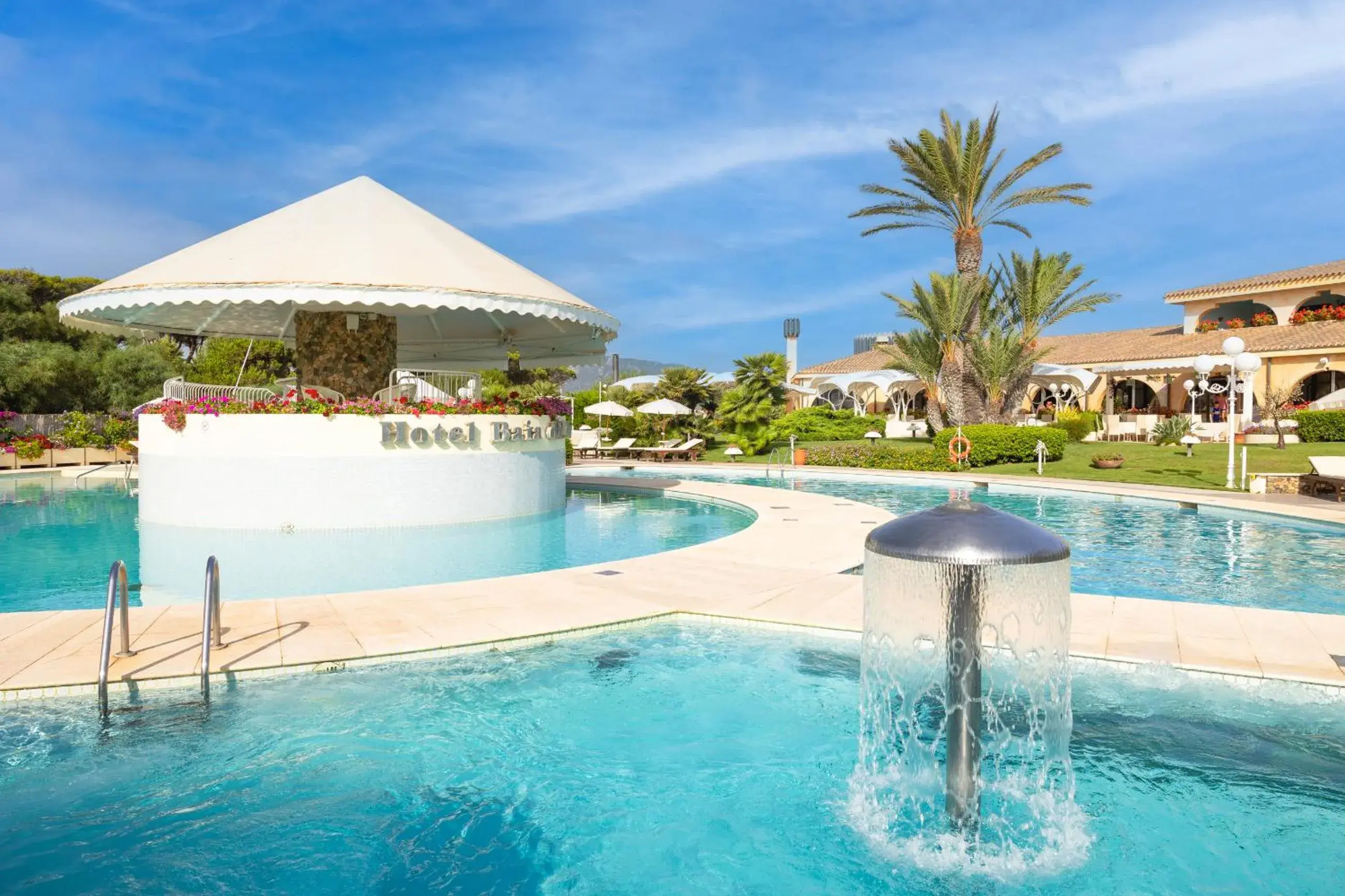 Swimming pool in Hotel Baia di Nora Swimming pool in Hotel Baia di Nora