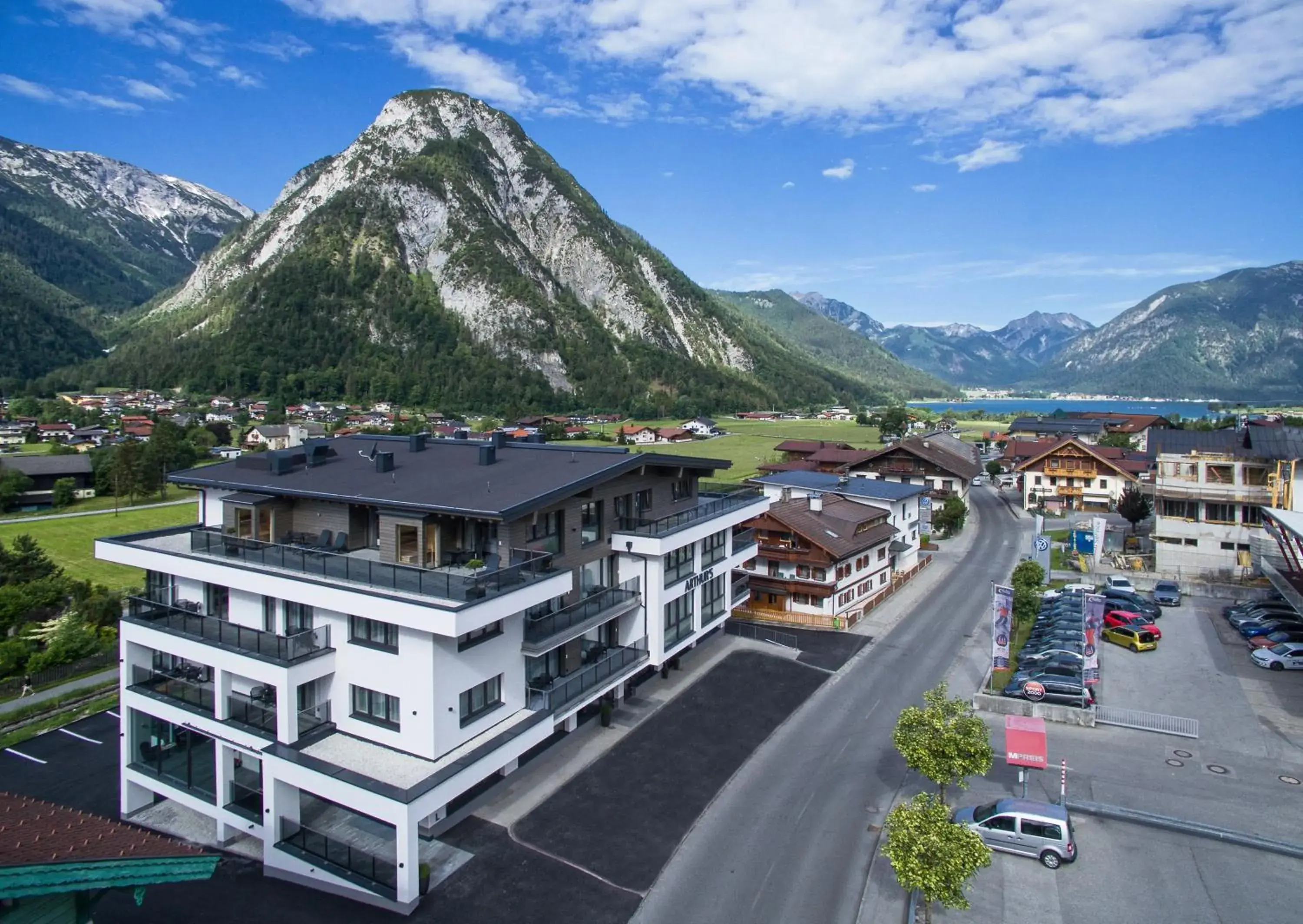 Facade/entrance, Mountain View in Arthur's Hotel und Apartments am Achensee
