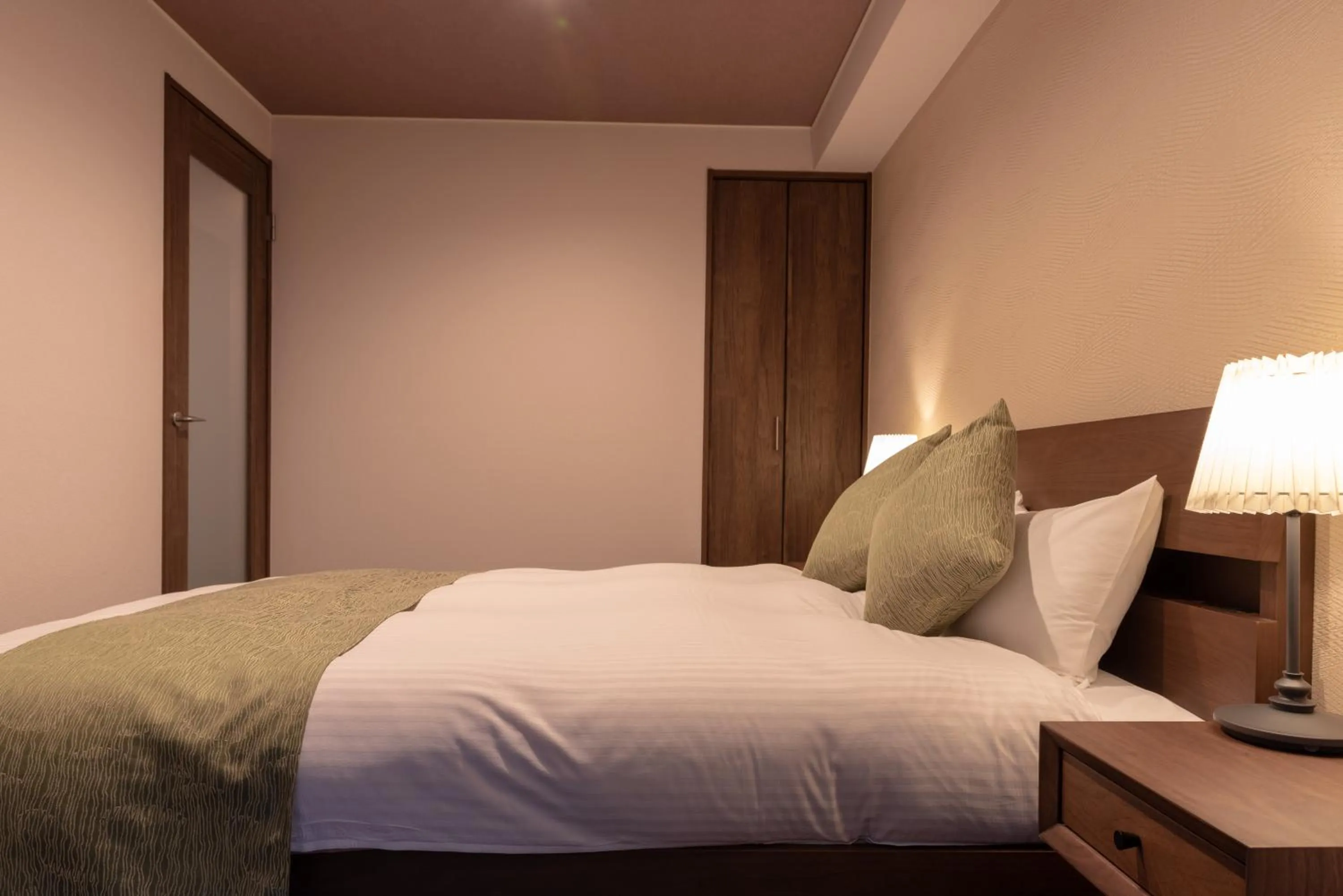 Bedroom, Bed in Kyoto Riverview House Kyoraku