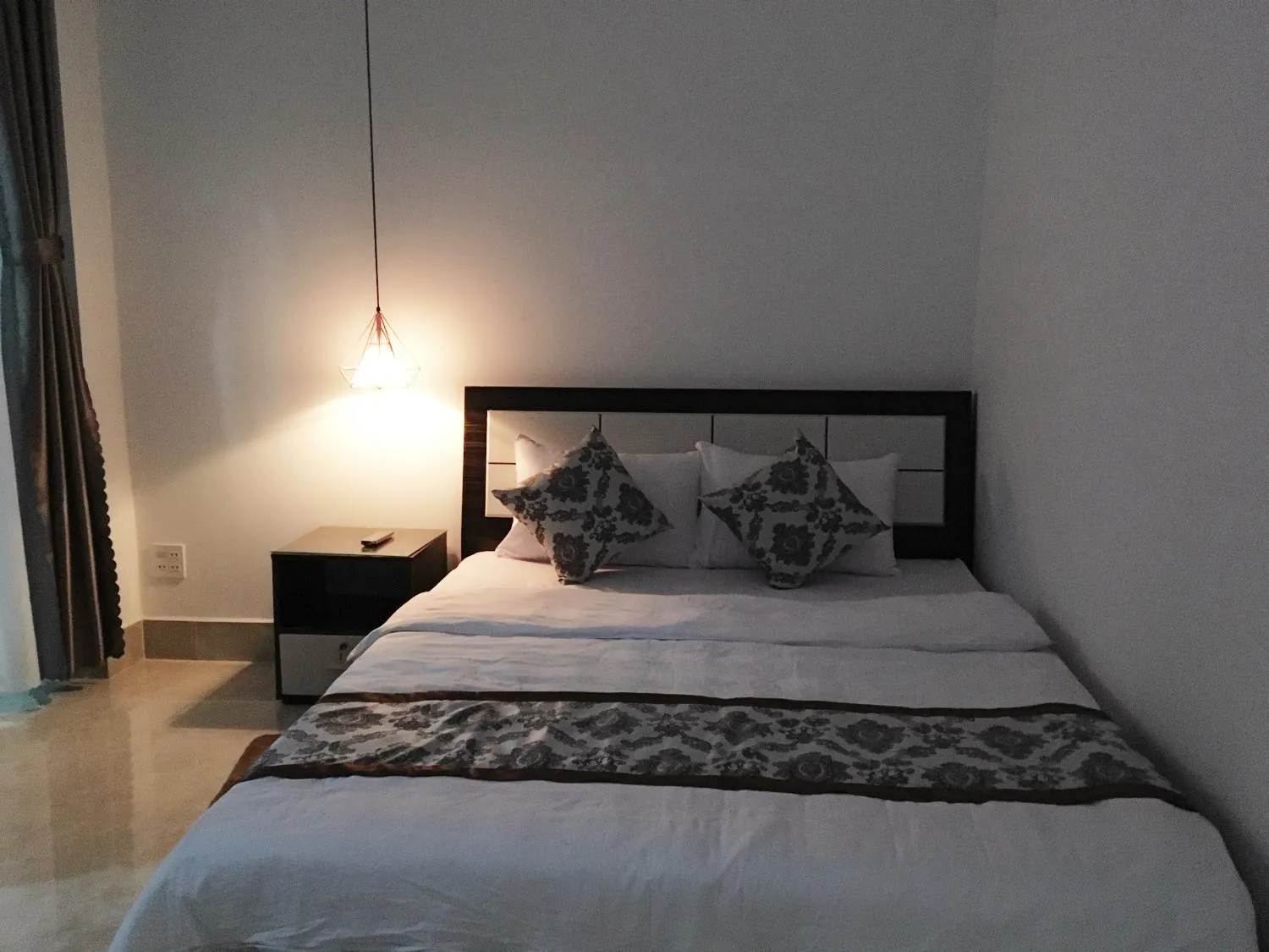 Sao Khue Riverside Hotel & Coffee